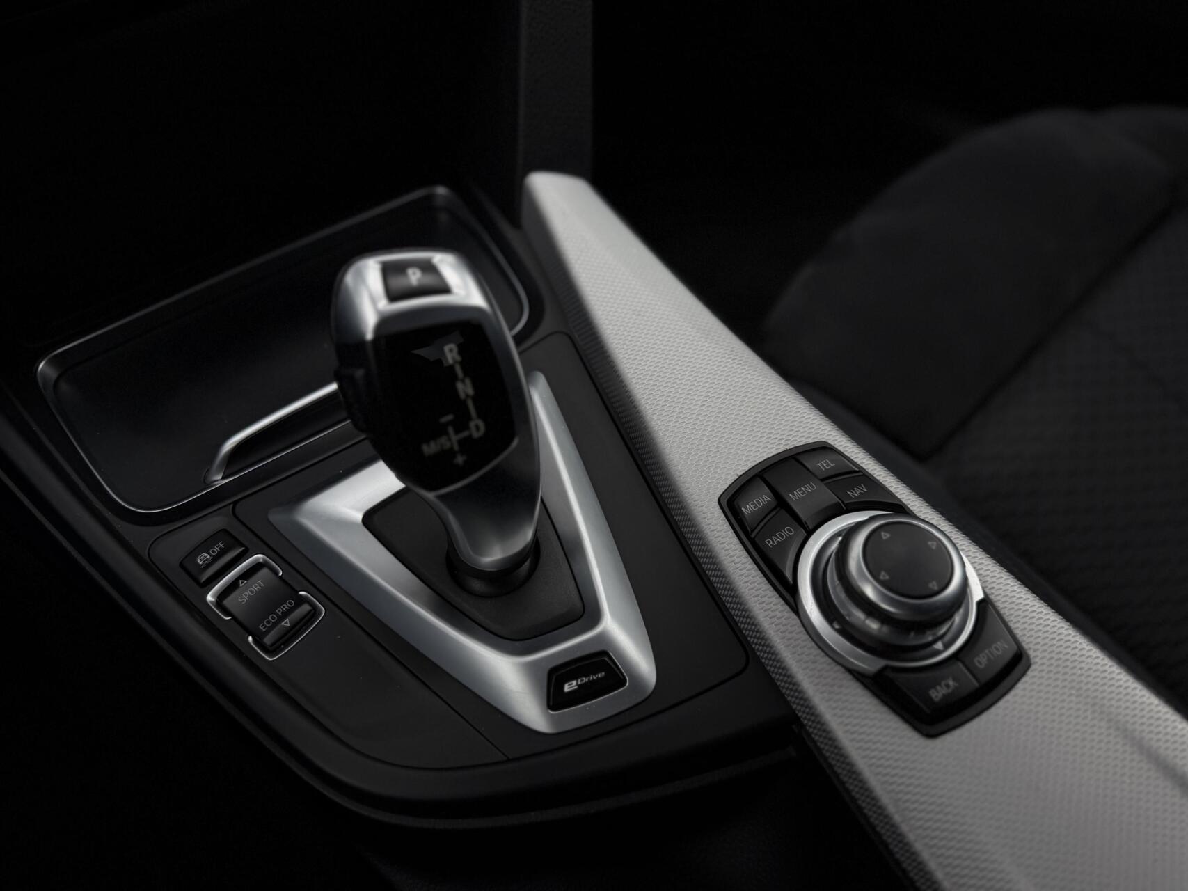 Foto van BMW 330e