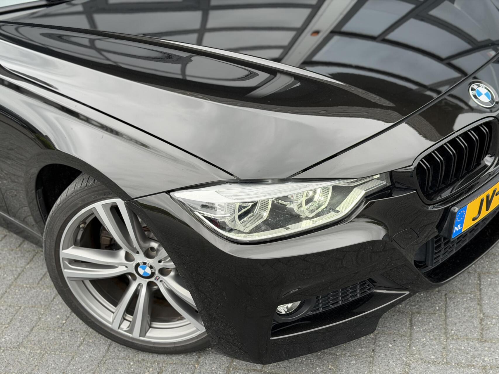 Foto van BMW 330e