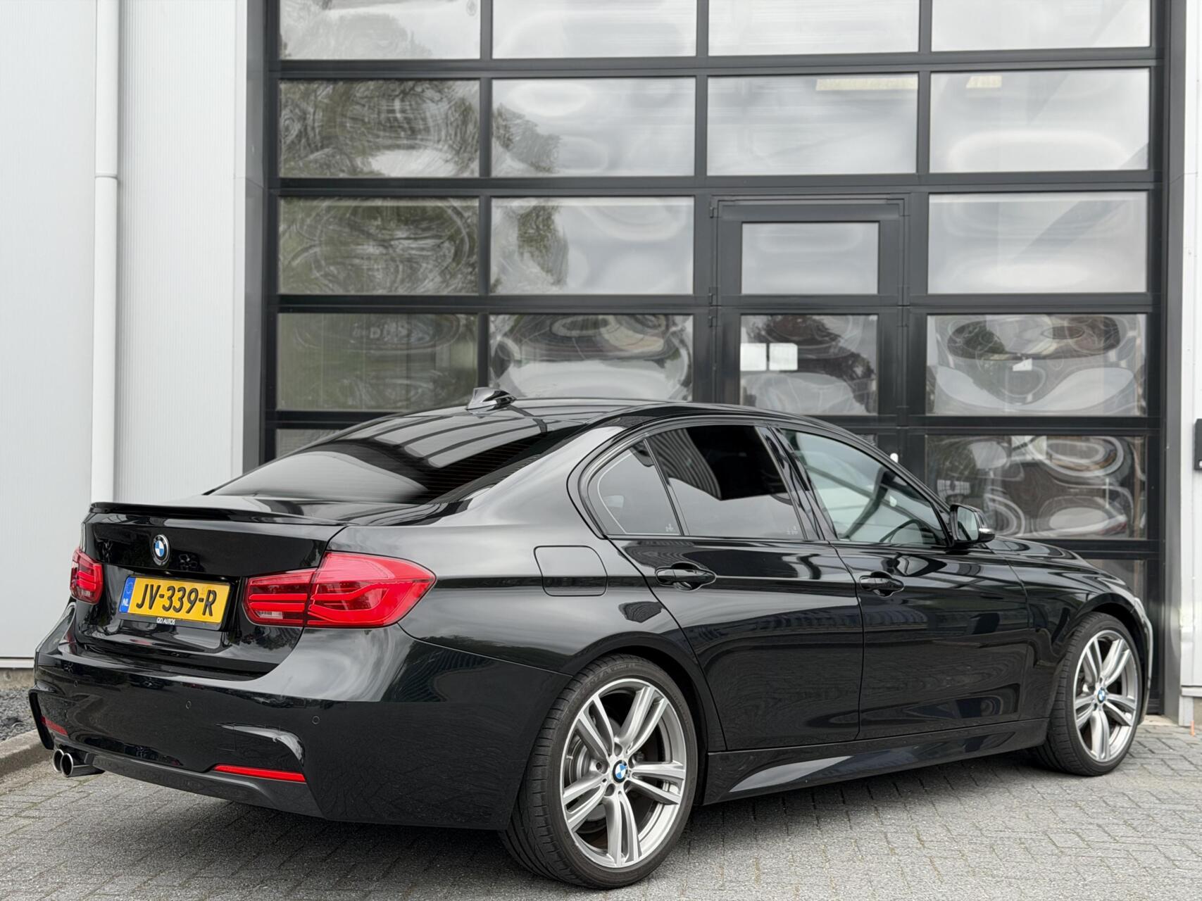 Foto van BMW 330e