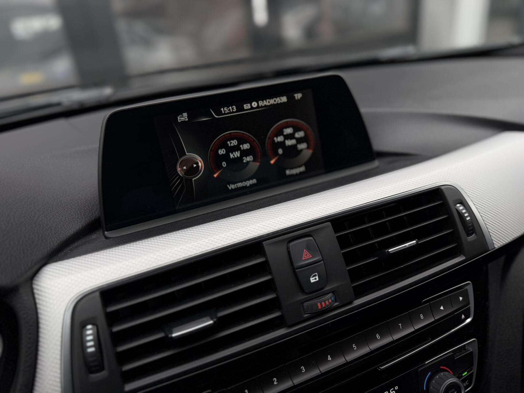 Foto van BMW 330e