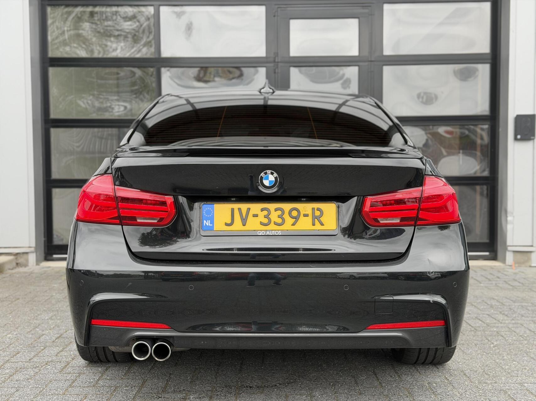 Foto van BMW 330e