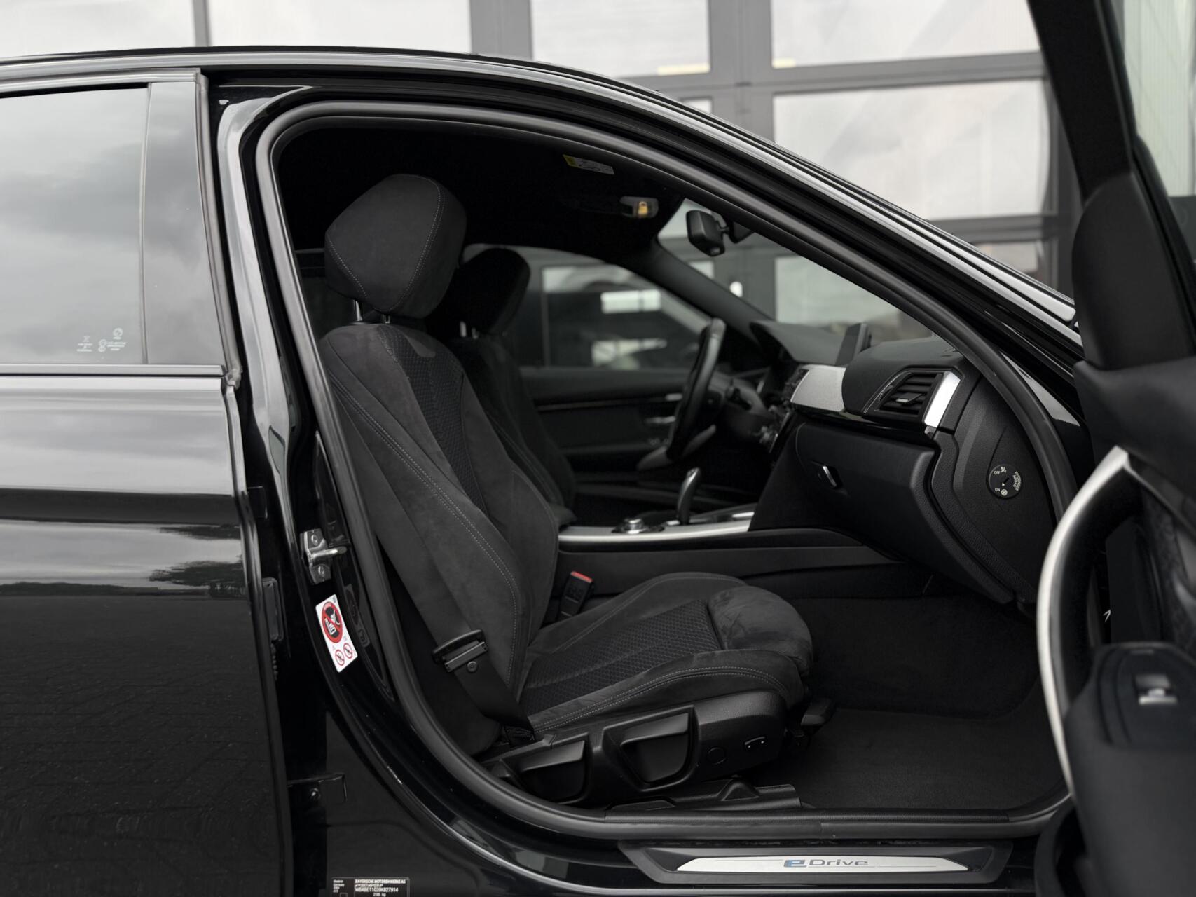 Foto van BMW 330e