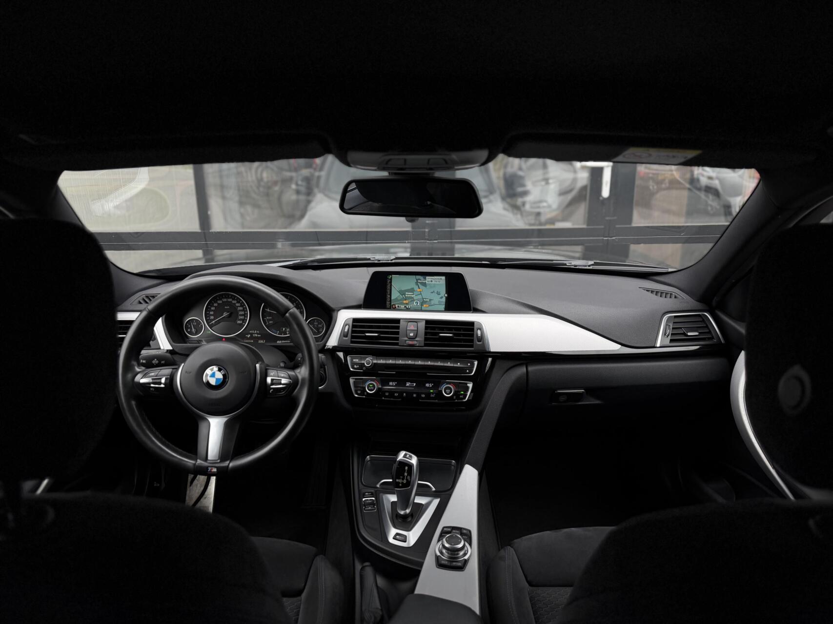 Foto van BMW 330e