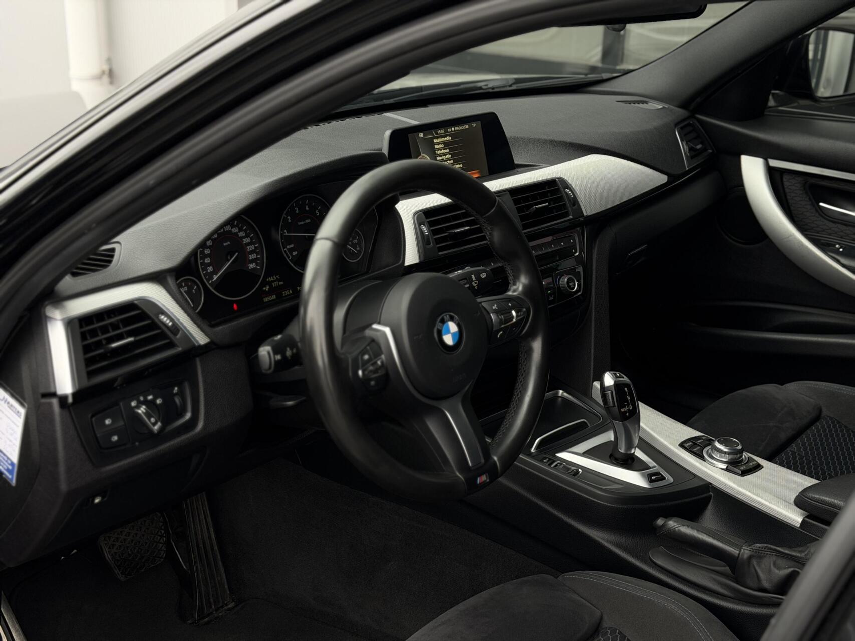 Foto van BMW 330e