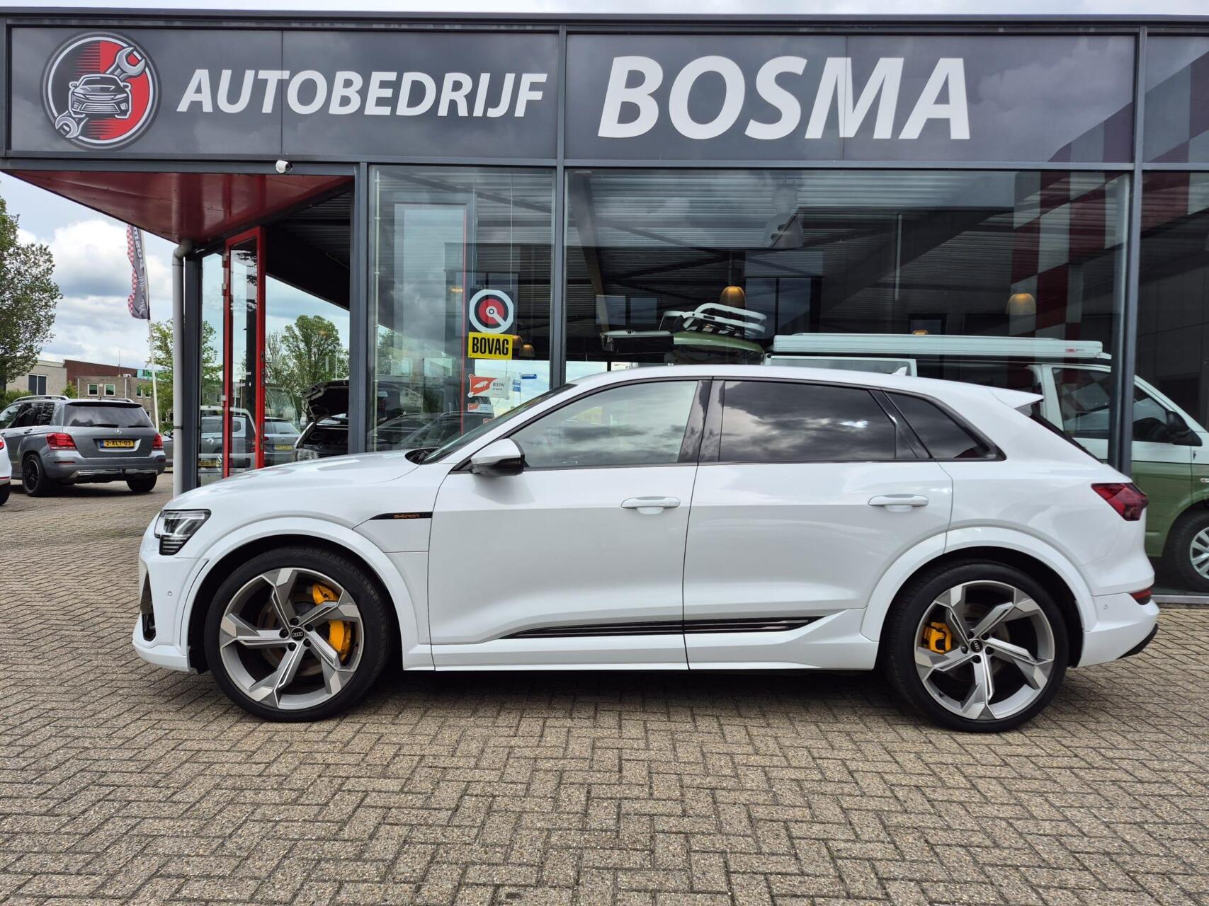 Foto van Audi E-tron S
