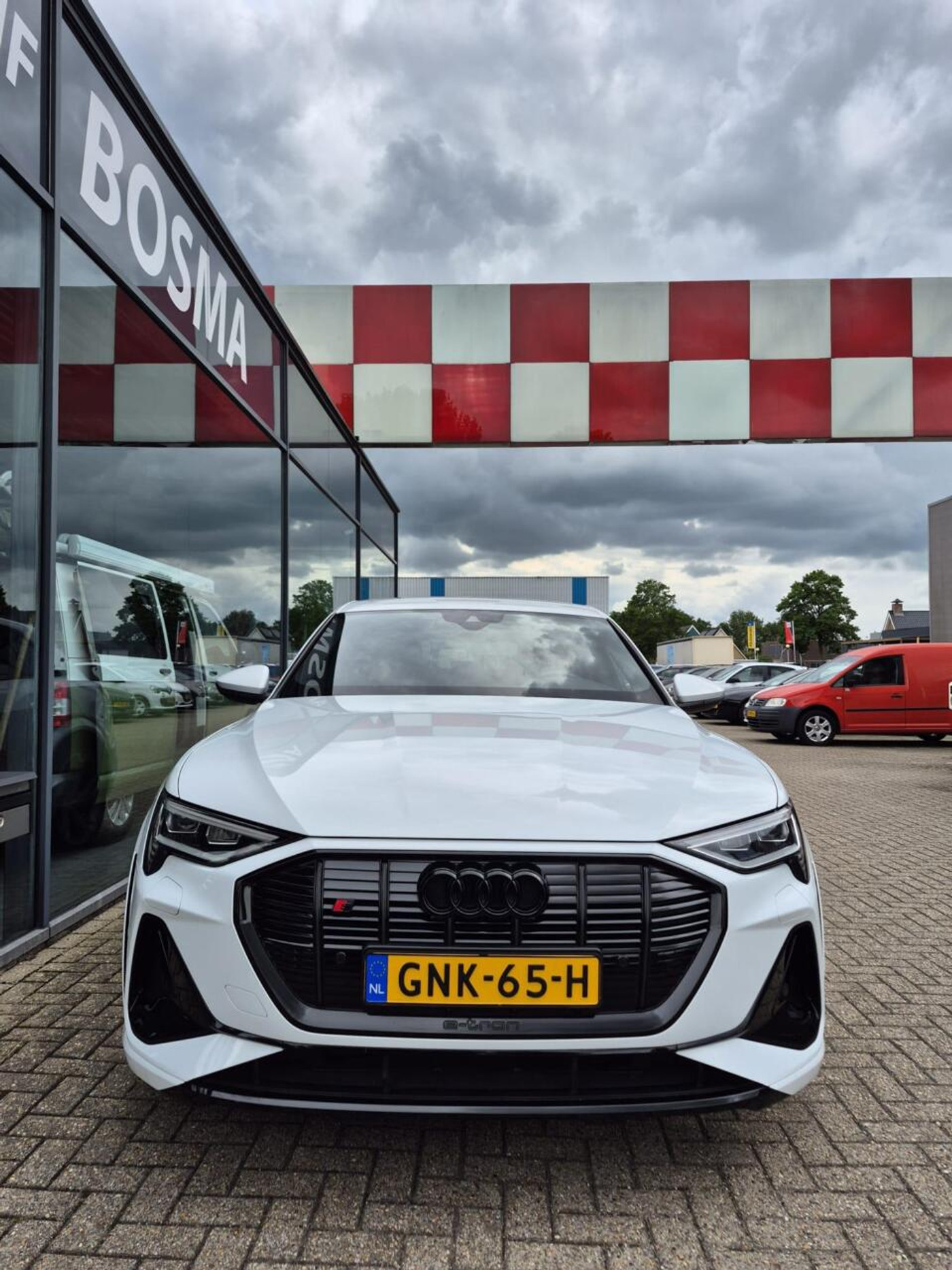 Foto van Audi E-tron S