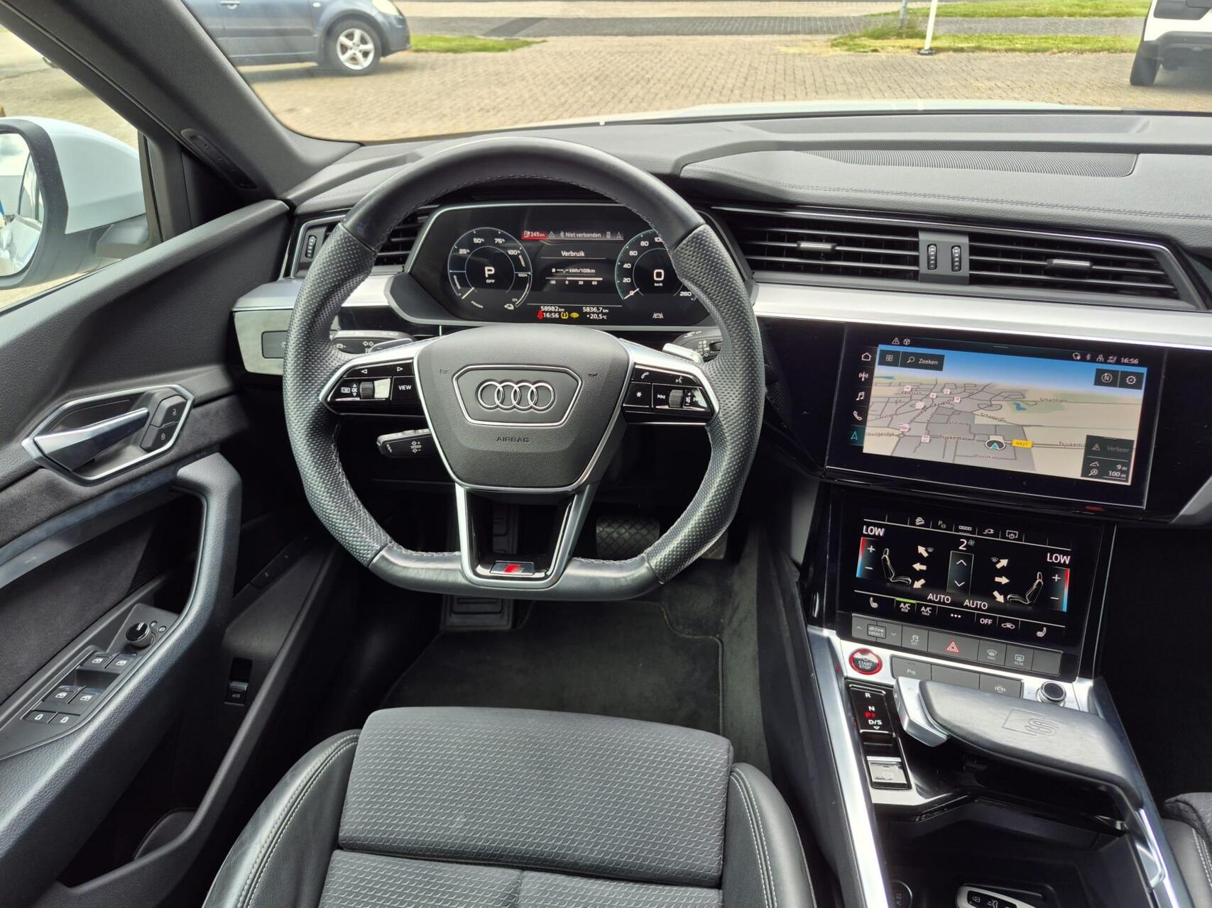 Foto van Audi E-tron S