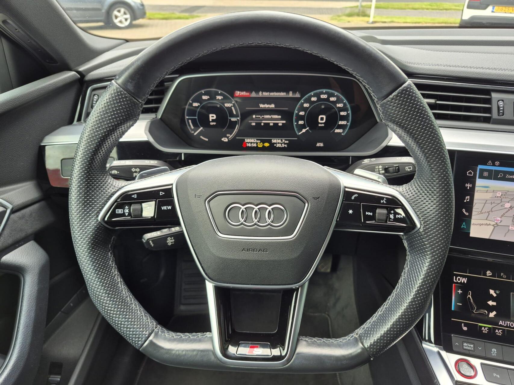 Foto van Audi E-tron S