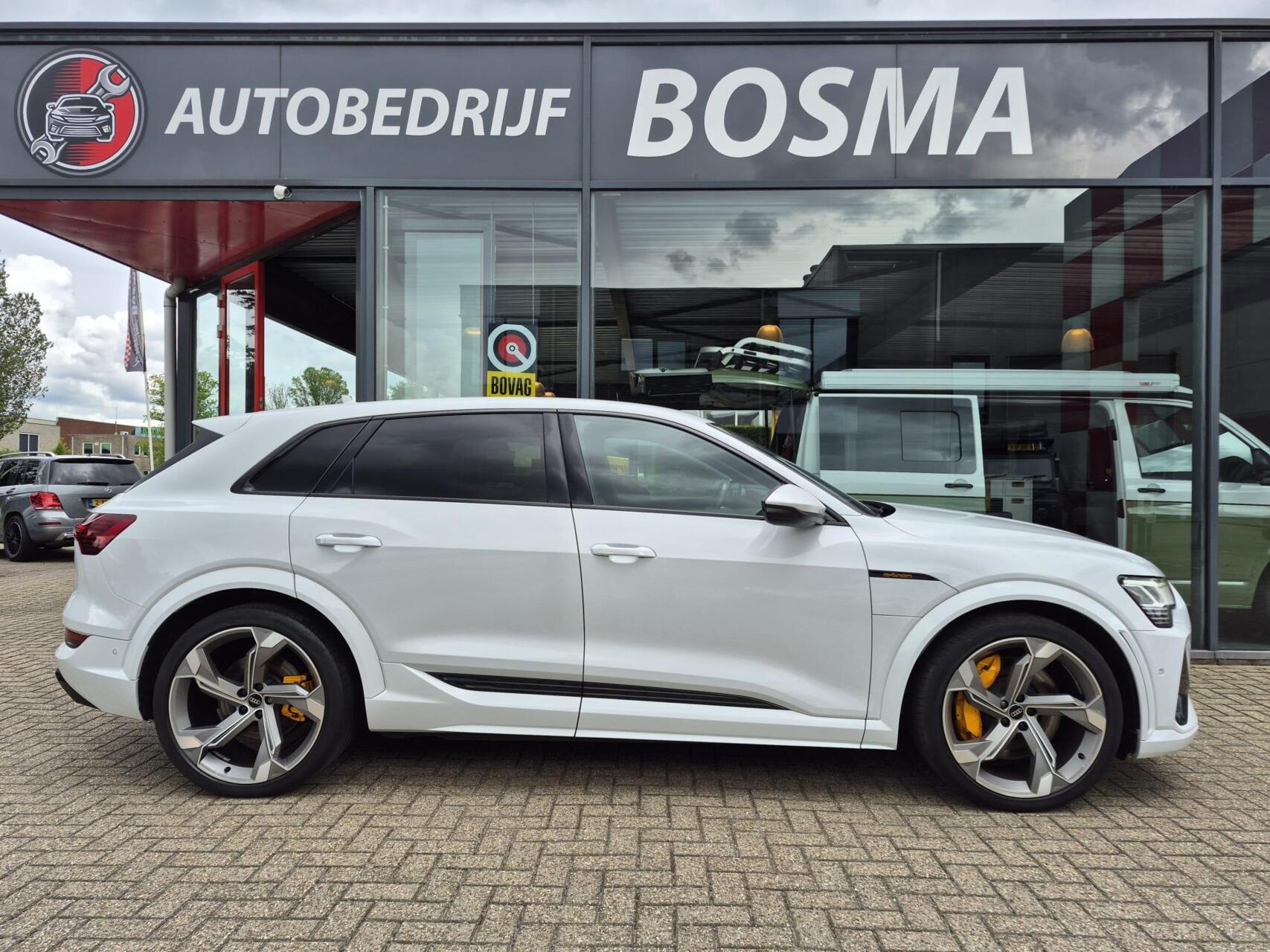 Foto van Audi E-tron S