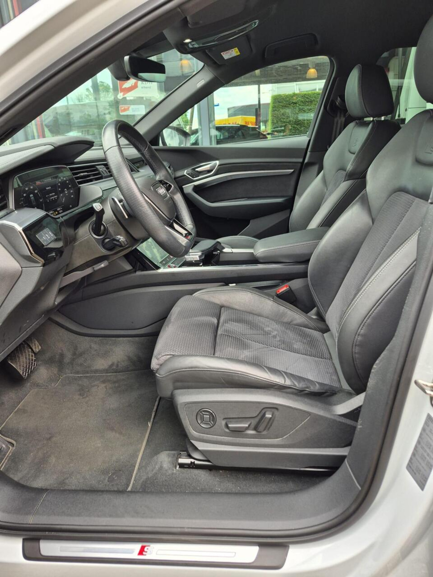 Foto van Audi E-tron S