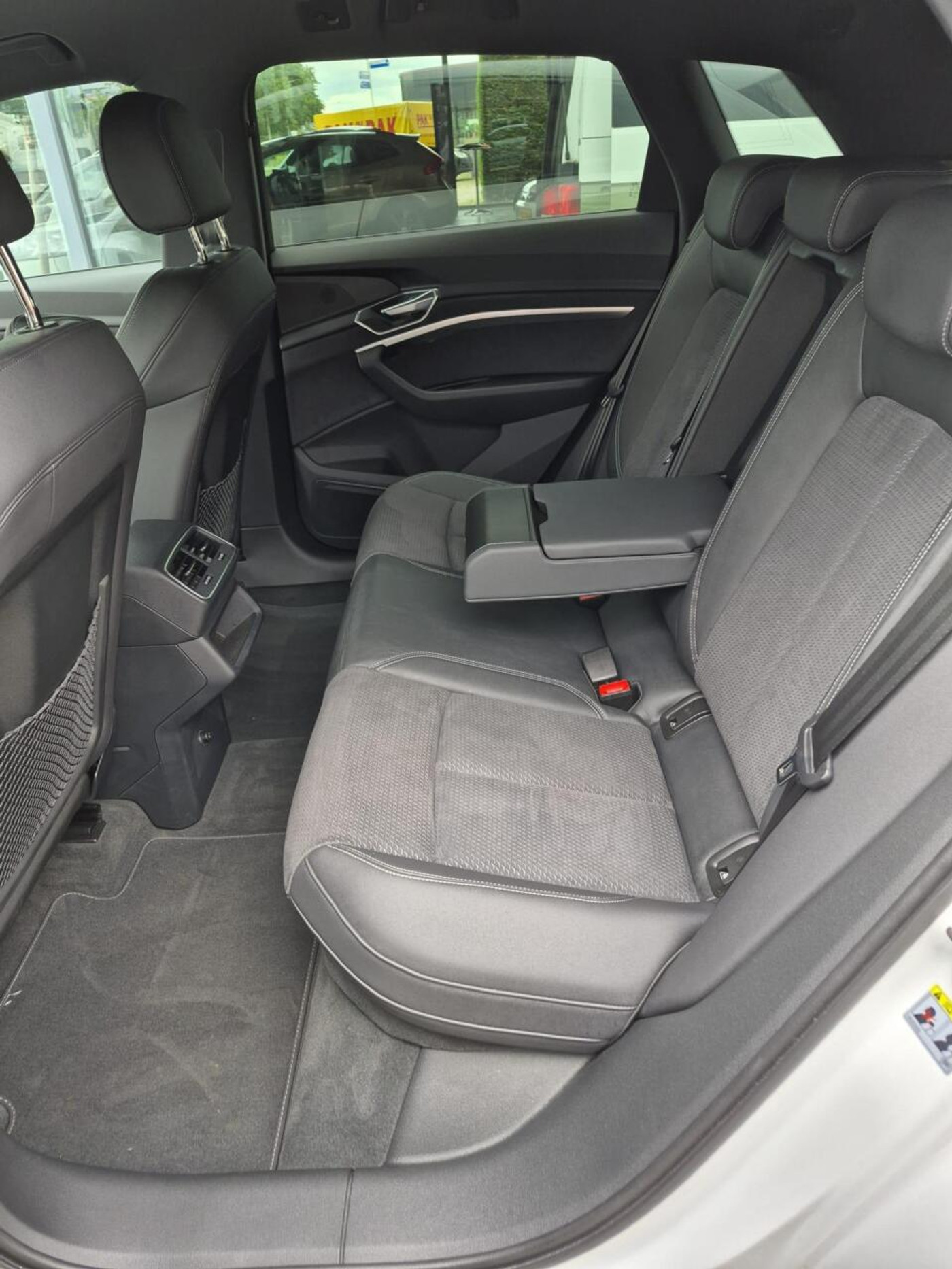 Foto van Audi E-tron S