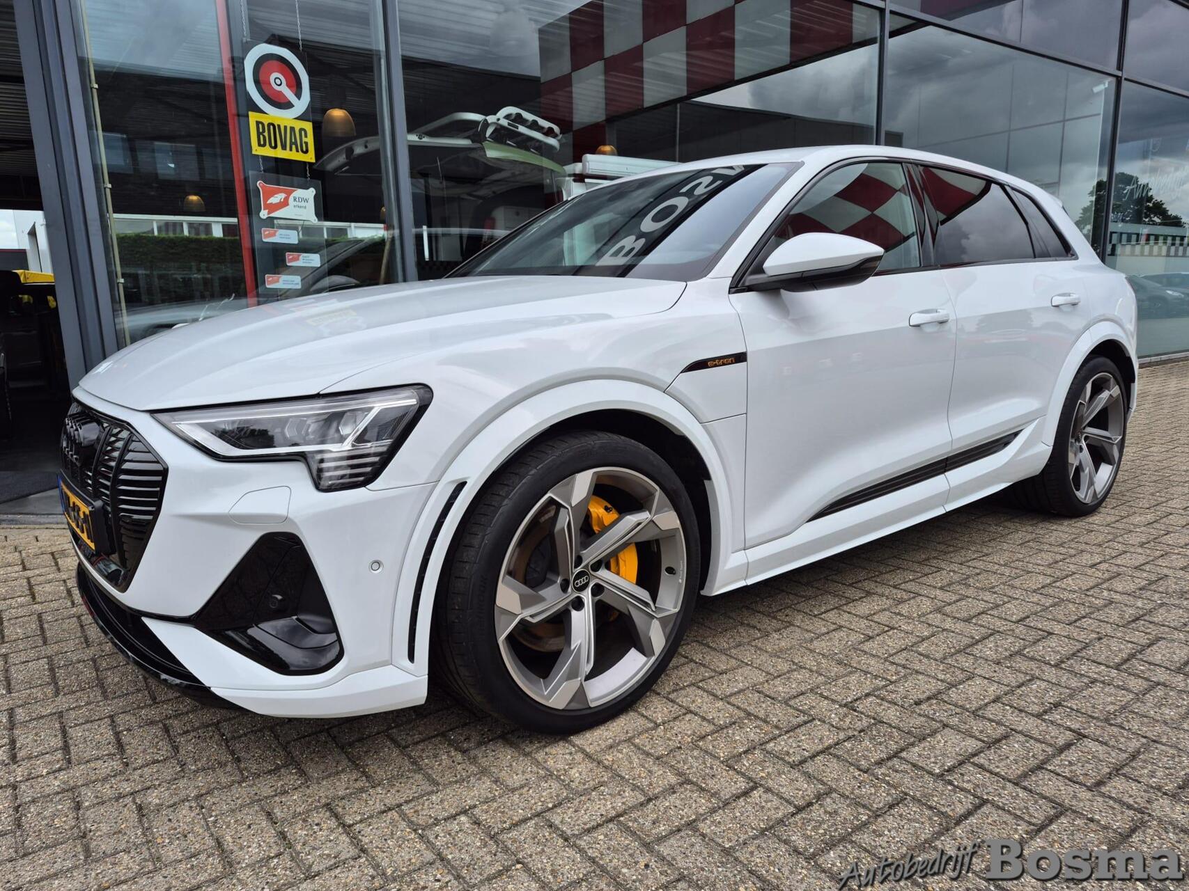 Foto van Audi E-tron S
