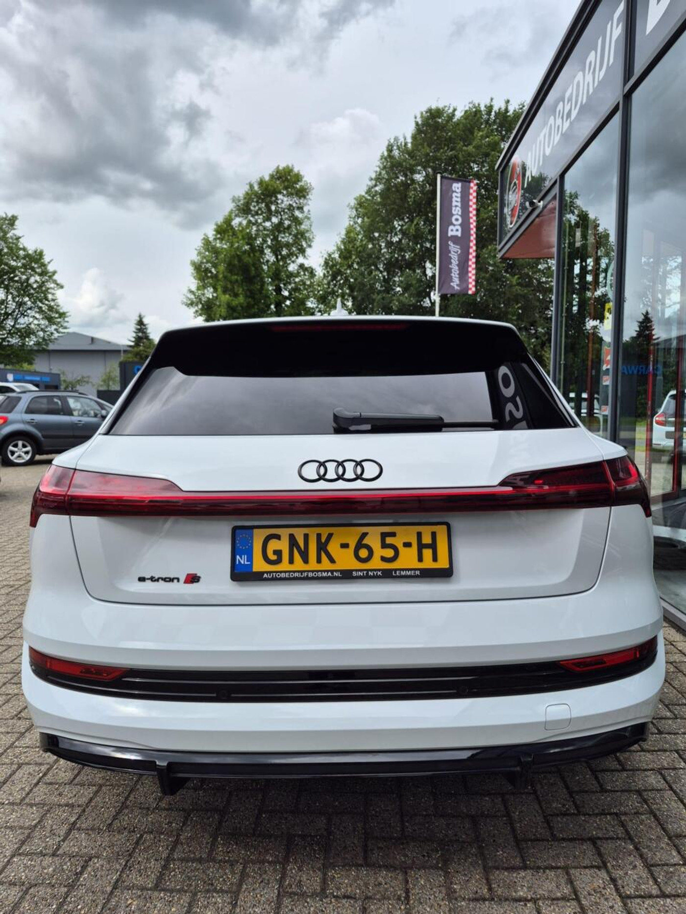 Foto van Audi E-tron S