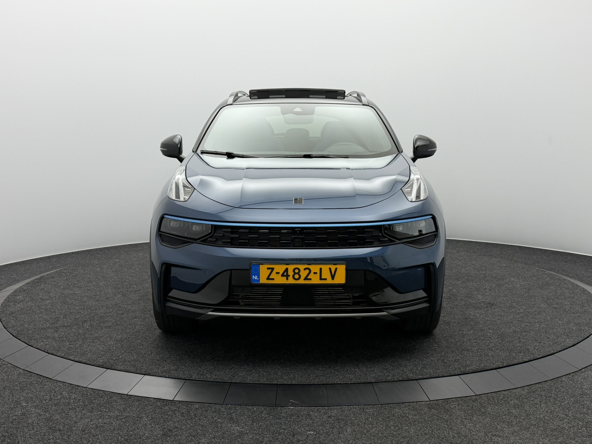Foto van Lynk&co LYNK & Co 01