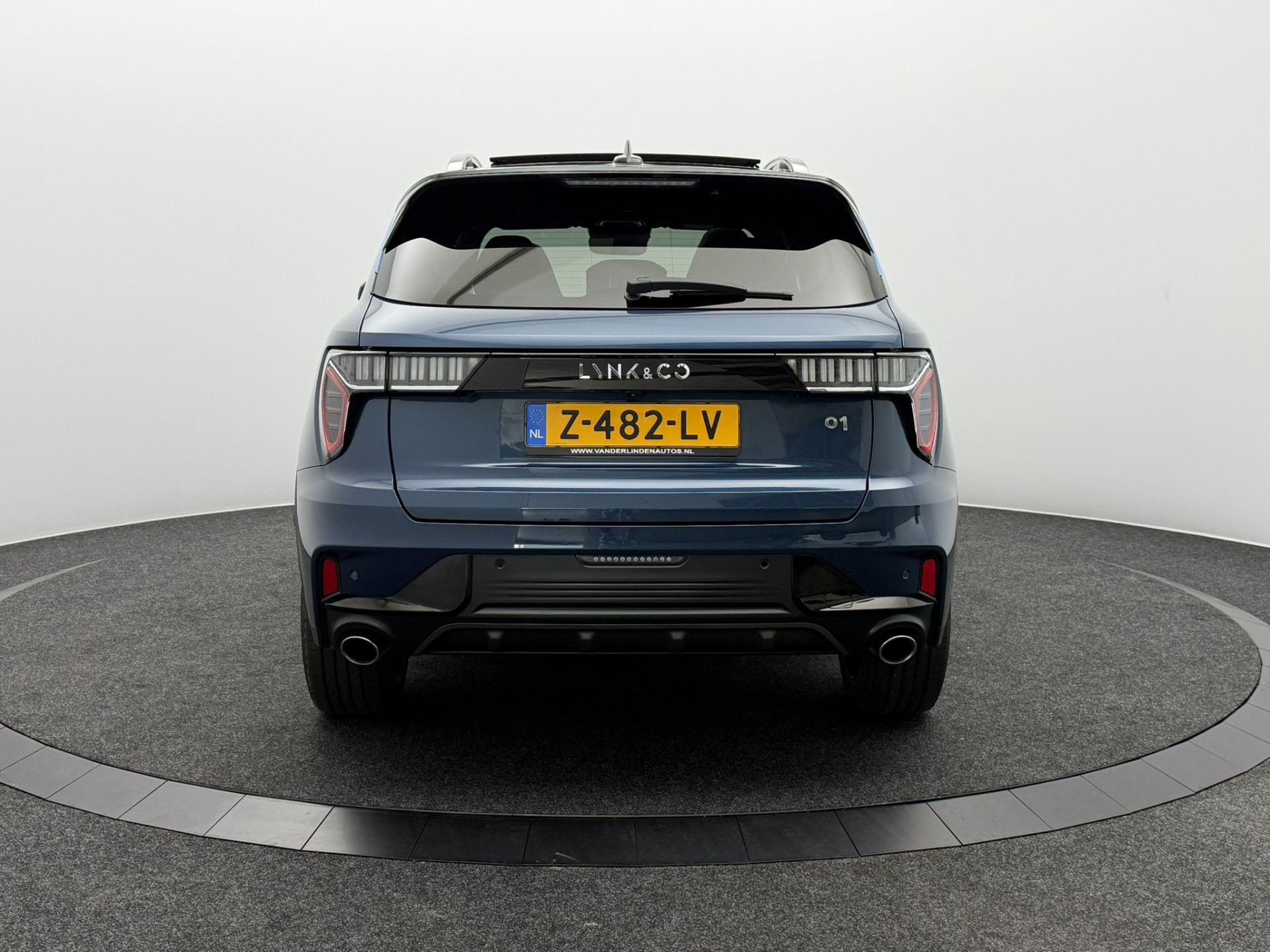 Foto van Lynk&co LYNK & Co 01