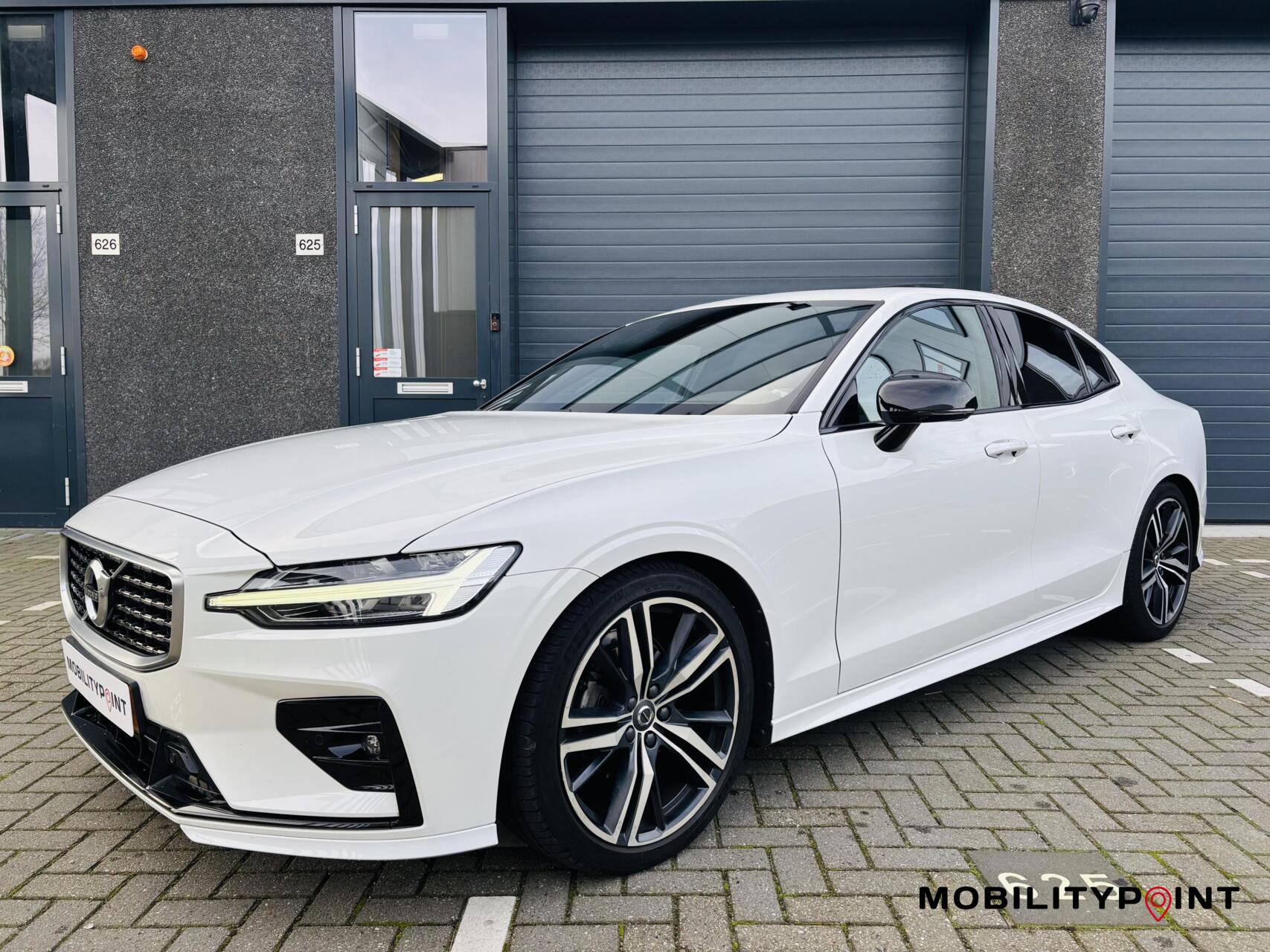 Volvo S60 2.0 T4 R-Design | Polestar Engineered | Pano | HUD 2020 - voorkant
