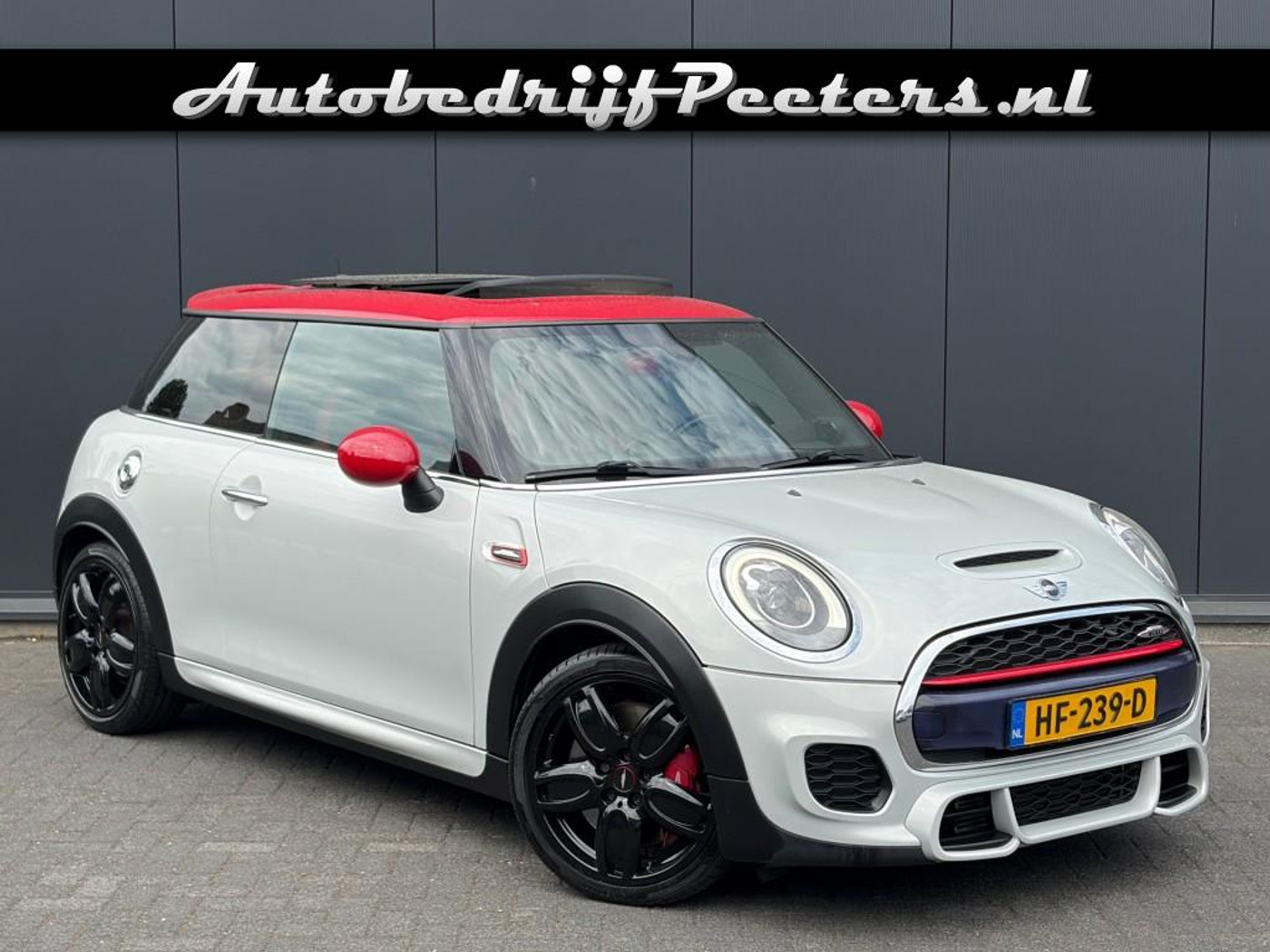 Mini John Cooper Works 2.0 231pk Aut. Pano JCW-stoelen HUD LED Carplay H/K NL-auto 2015 - voorkant