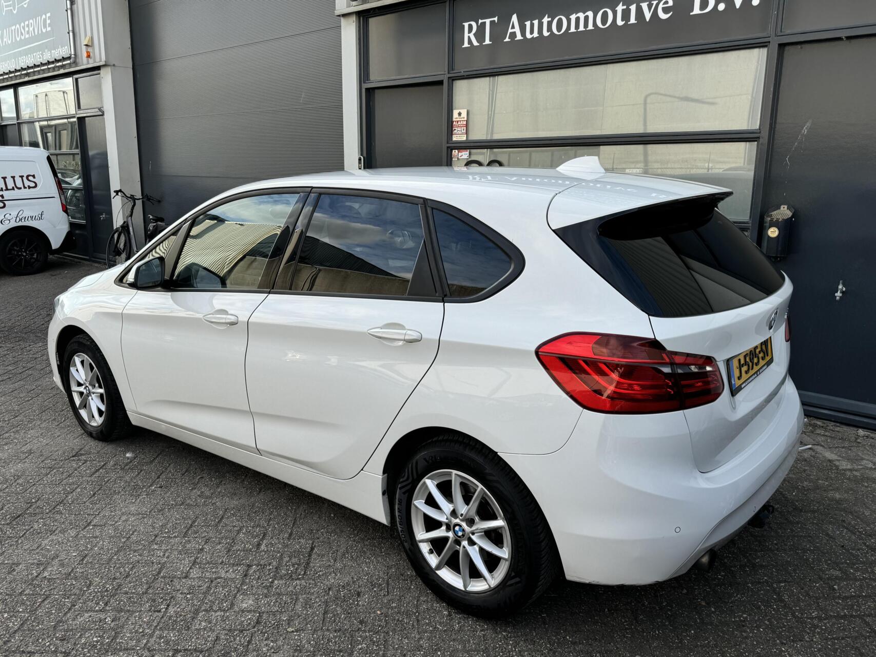 Foto van BMW 216i Active Tourer