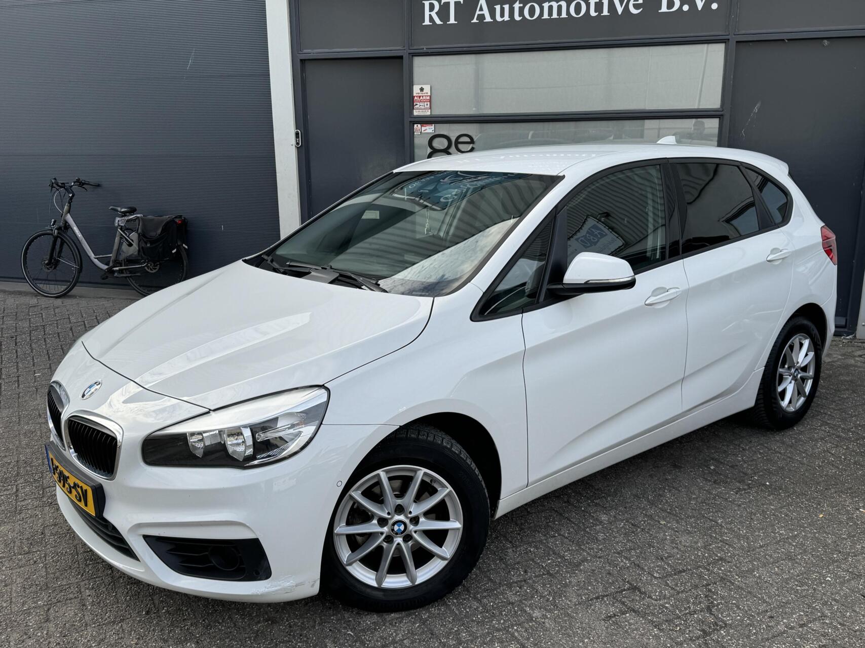 Foto van BMW 216i Active Tourer