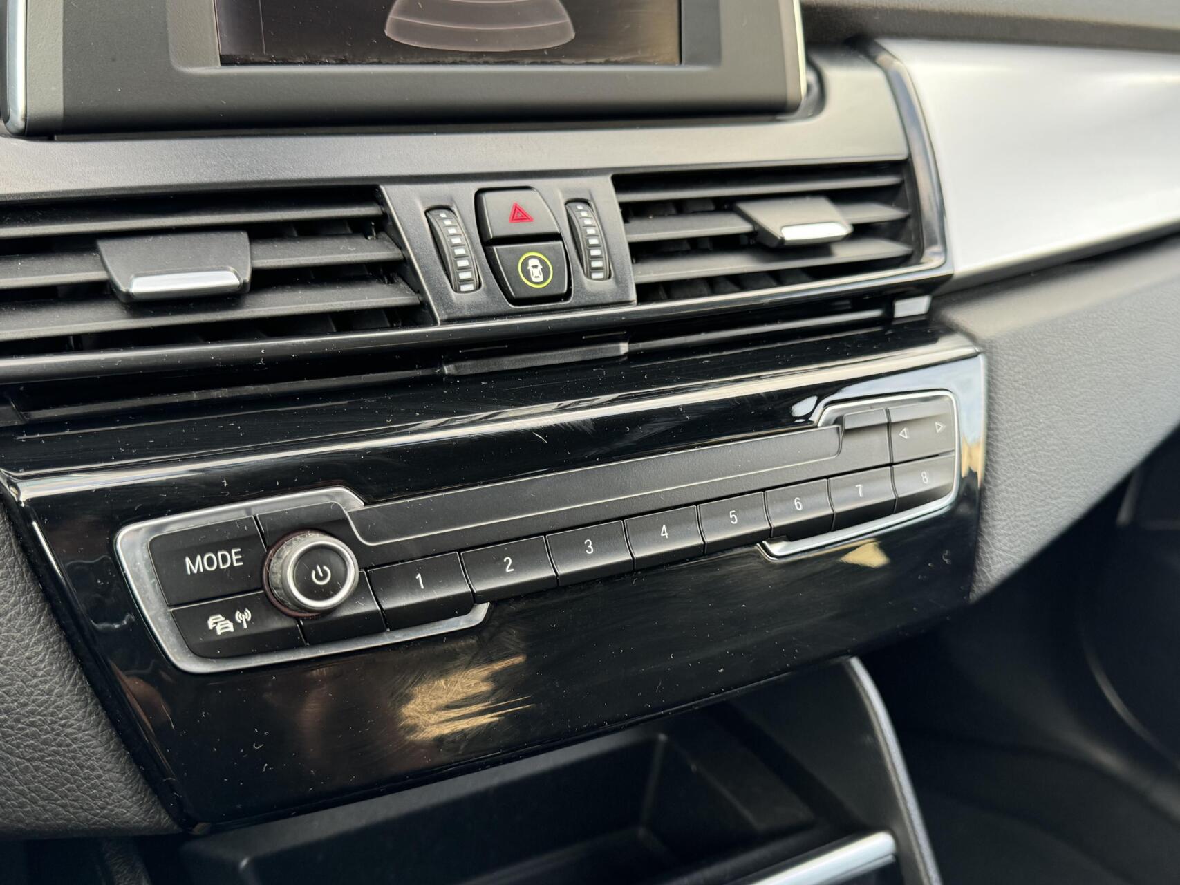 Foto van BMW 216i Active Tourer