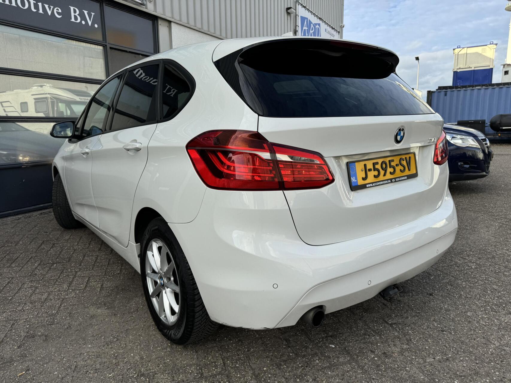 Foto van BMW 216i Active Tourer