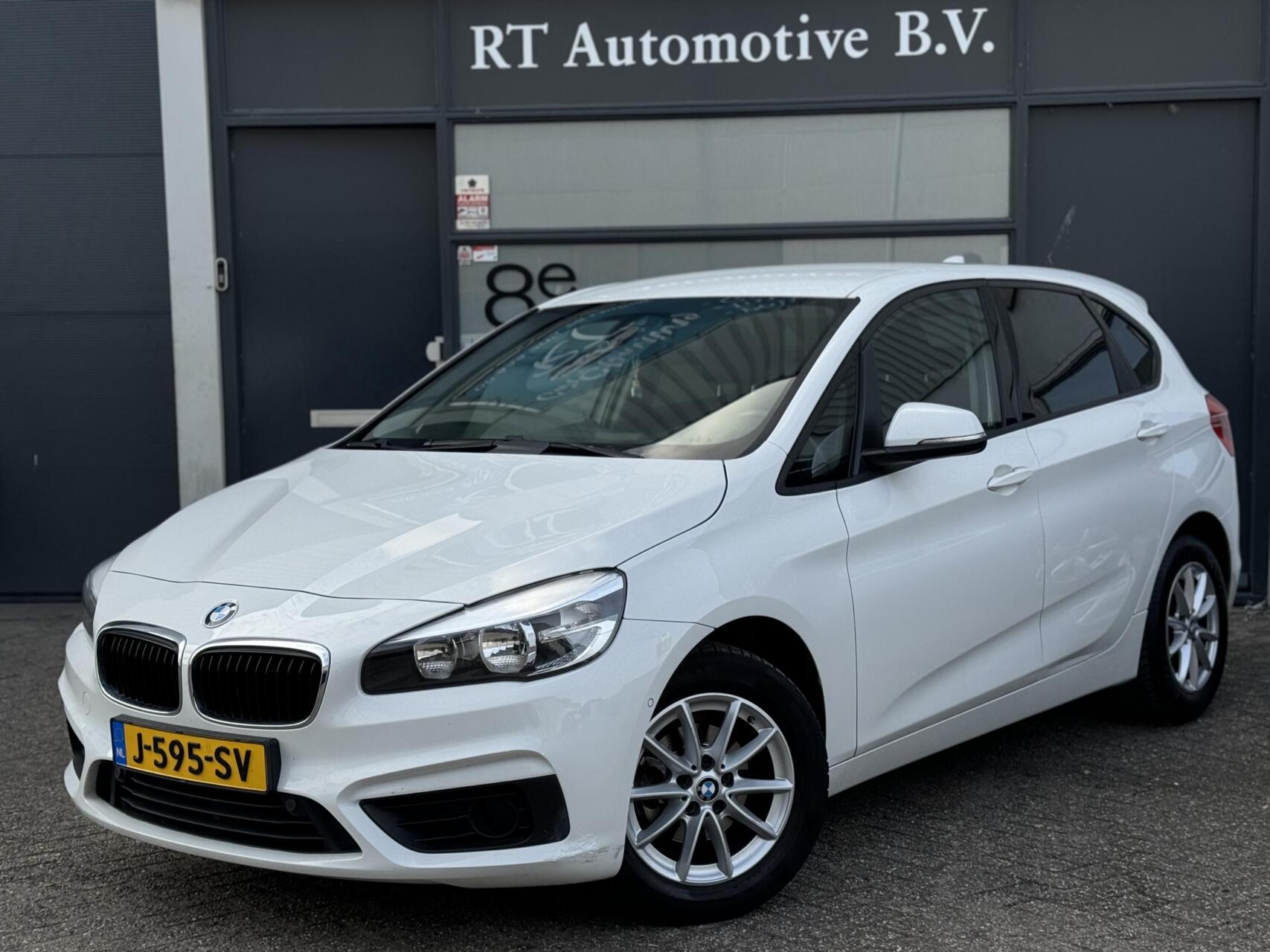 BMW 216i Active Tourer 216i Airco / Trekhaak 2015 - voorkant
