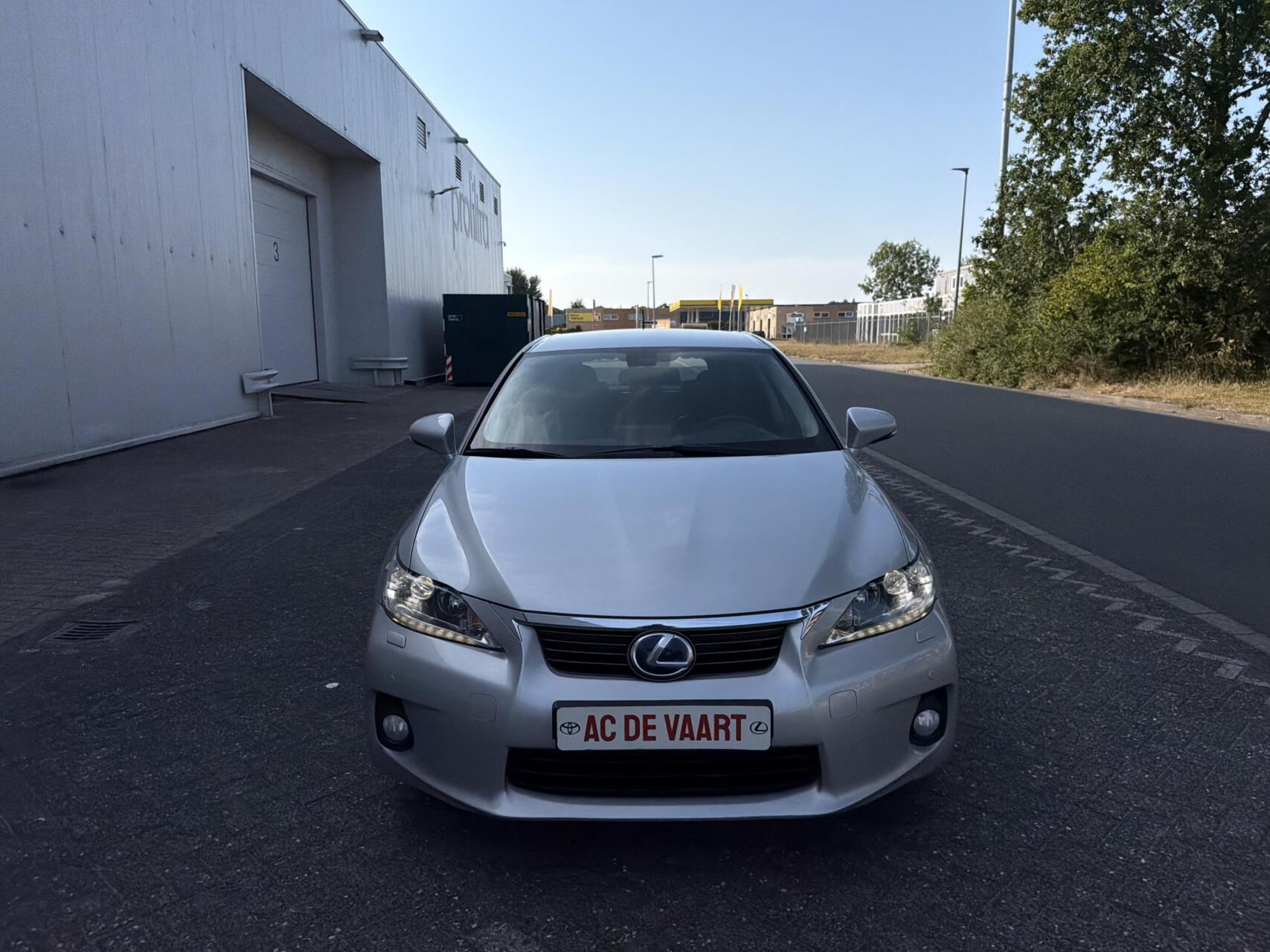 Lexus Lexus Ct200h 200h Luxury Line - LEVINSON/LEER/XENON/CAMERA/NAP 2011 - voorkant