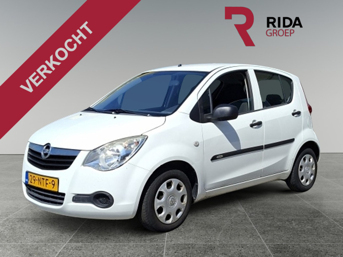 Opel Agila 1.0i Selection 2010 - voorkant