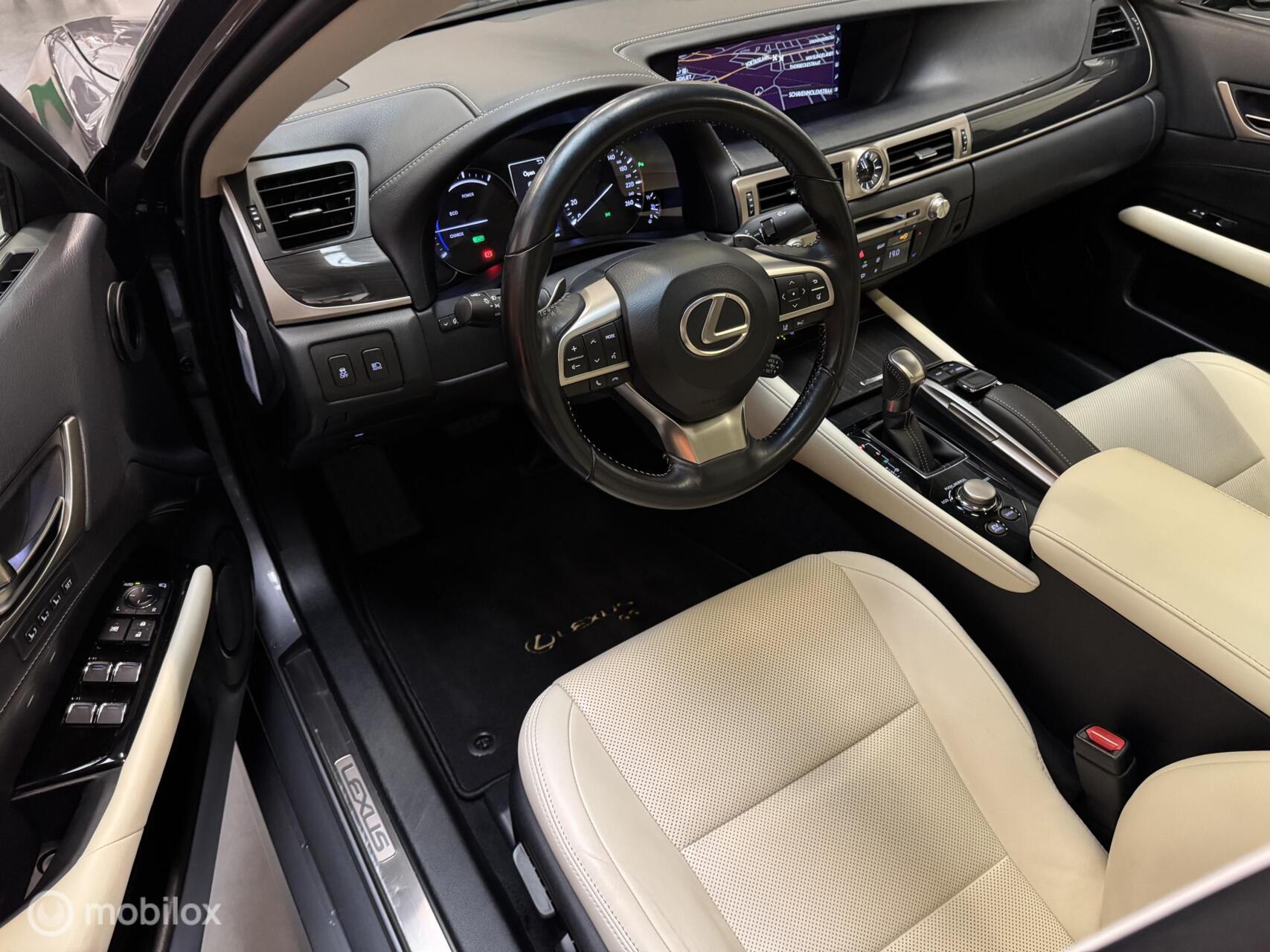Foto van Lexus Lexus Gs300h