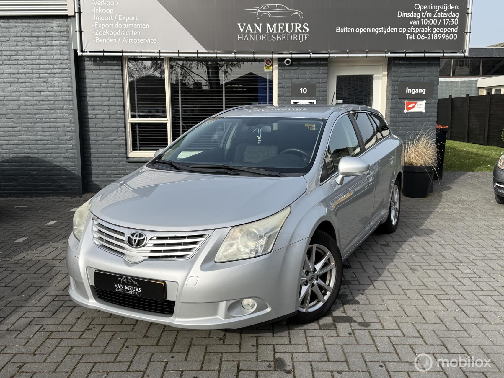Toyota Toyota Avensis 2.0 D-4D Business, airco, cruise, trekhaak, apk 06-06-2026 2011 - voorkant