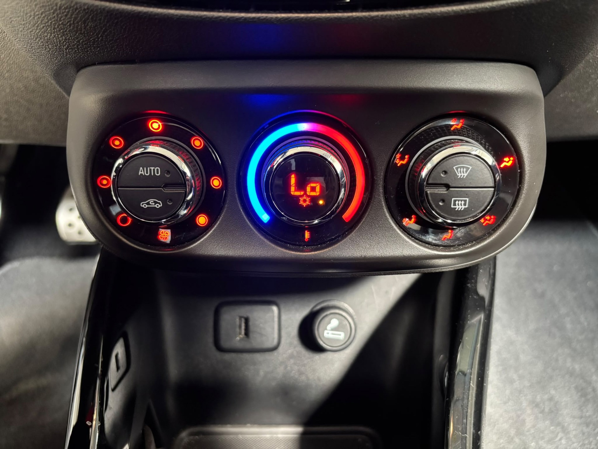 Foto van Opel Adam