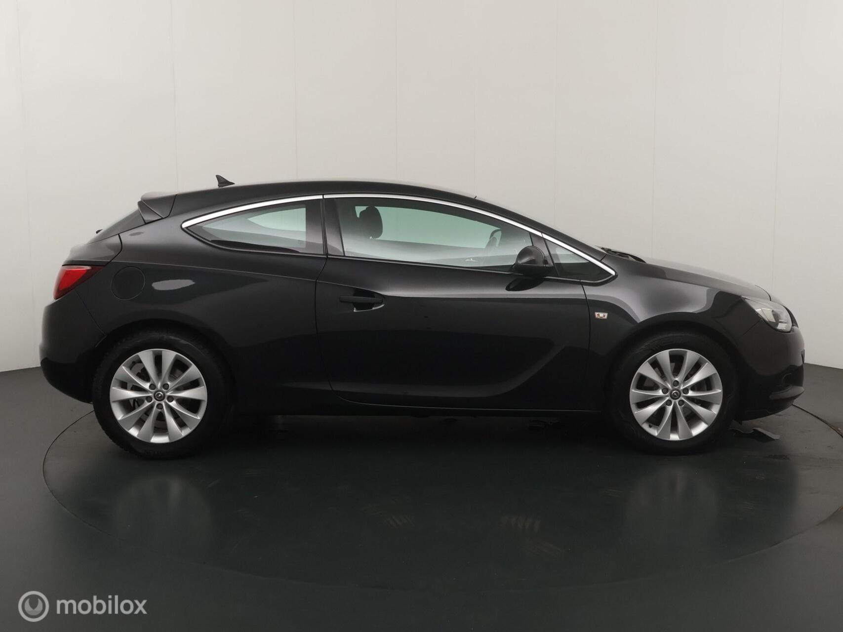 Foto van Opel Astra GTC