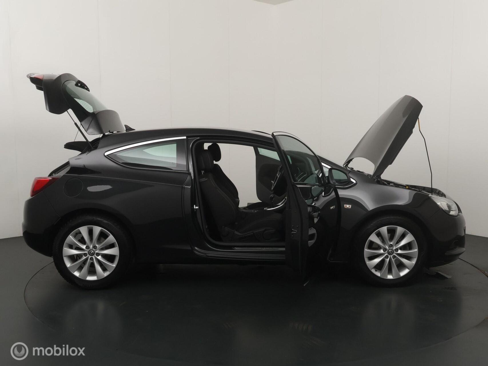 Foto van Opel Astra GTC