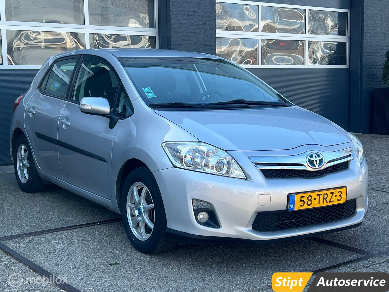 Toyota Auris 1.8 Full Hybrid|AUTOMAAT|CRUISECONTROL 2012 - voorkant