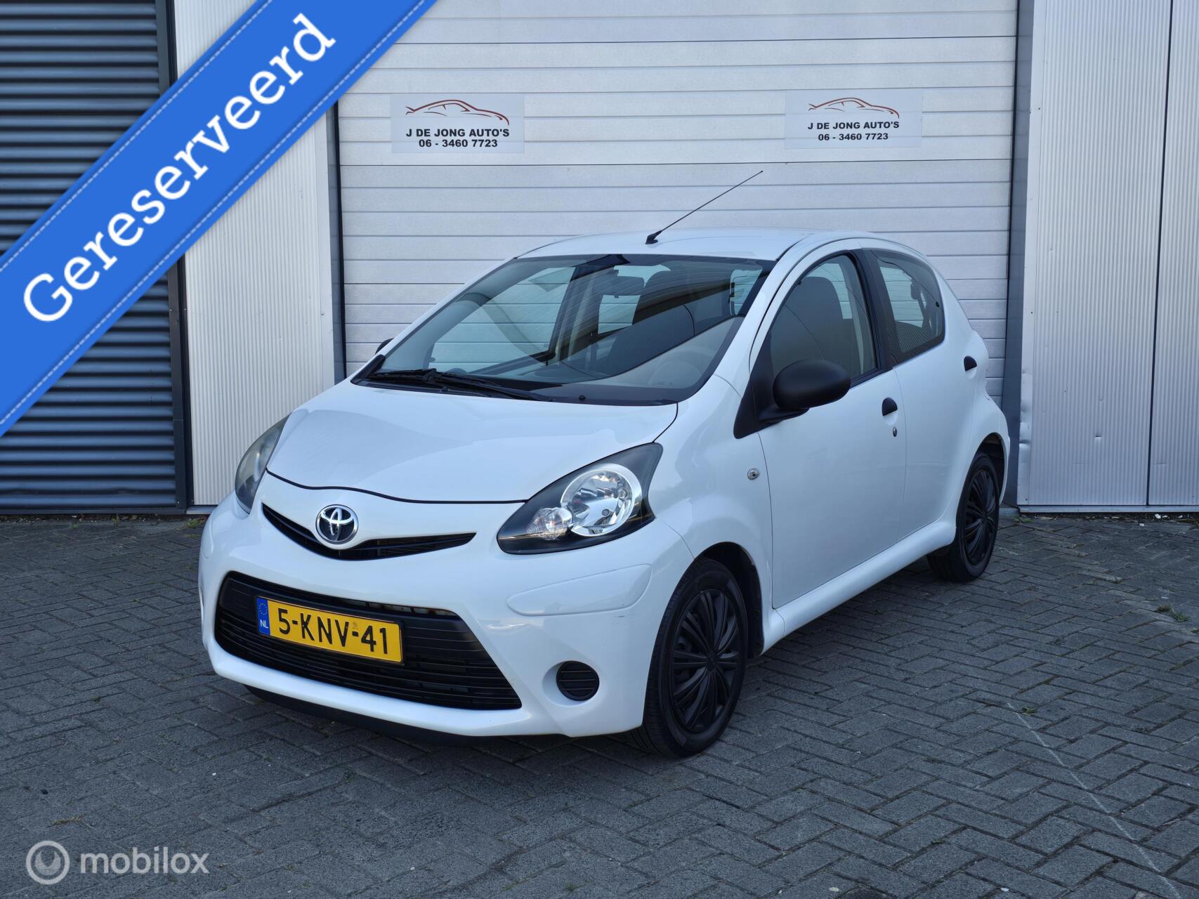 Toyota Toyota Aygo 1.0 VVT-i Comfort 1e eigenaar! Dealeronderhouden! 2013 - voorkant