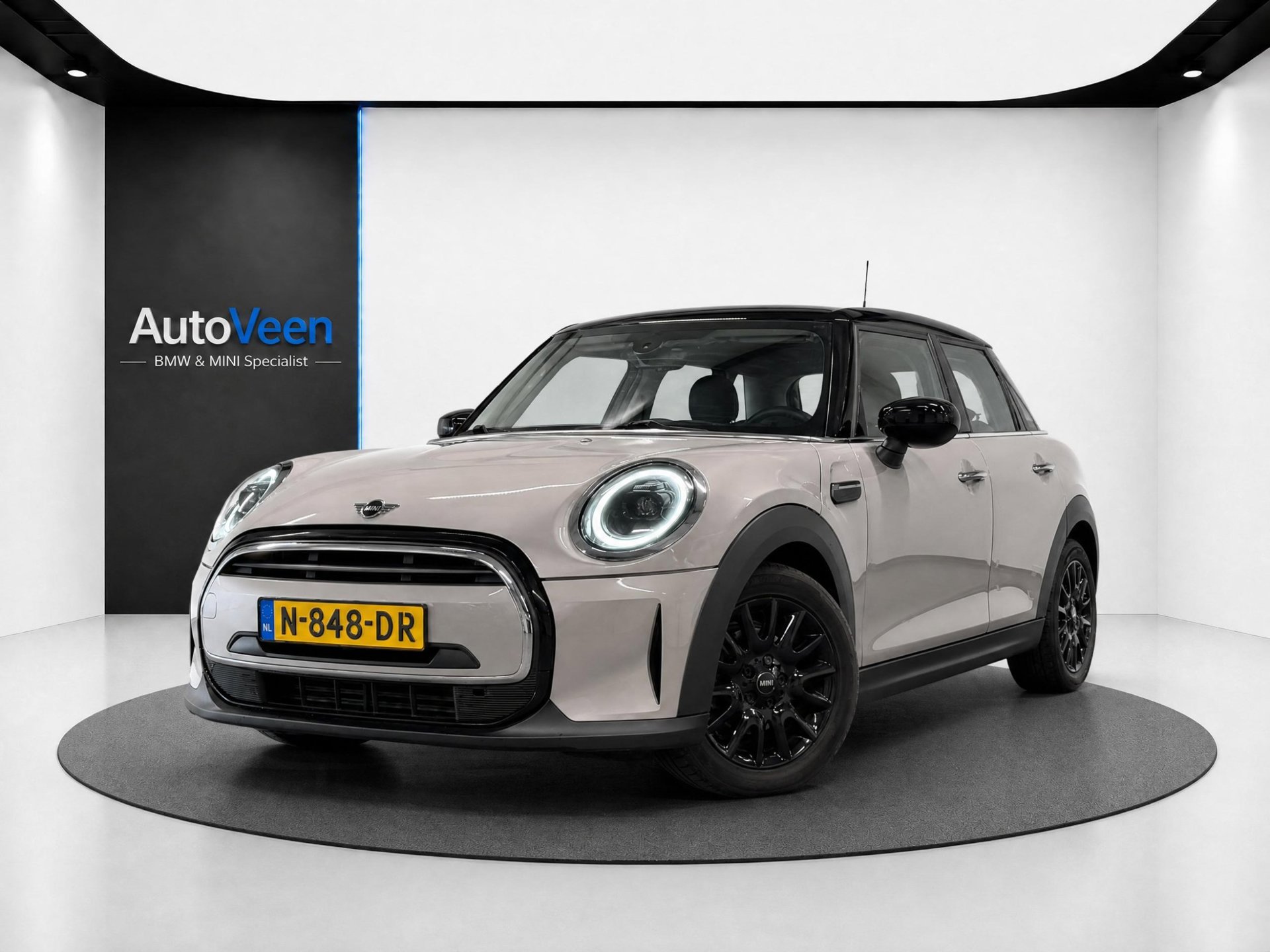 Mini Cooper 1.5 Cooper Business Edition (LED, NAVI, UNION JACK, DEALER ONDERHOUDEN) 2021 - voorkant
