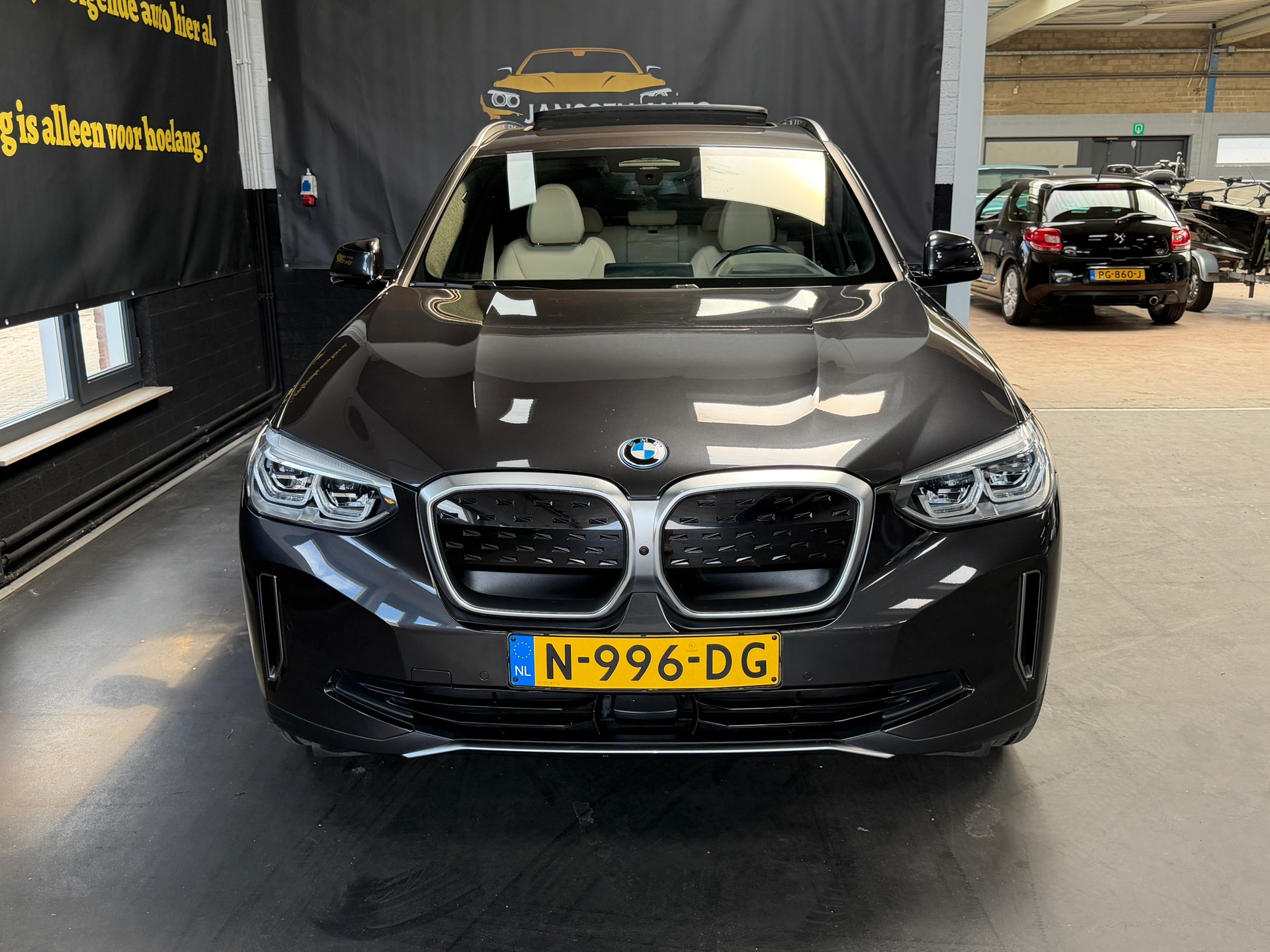 Foto van BMW Ix3