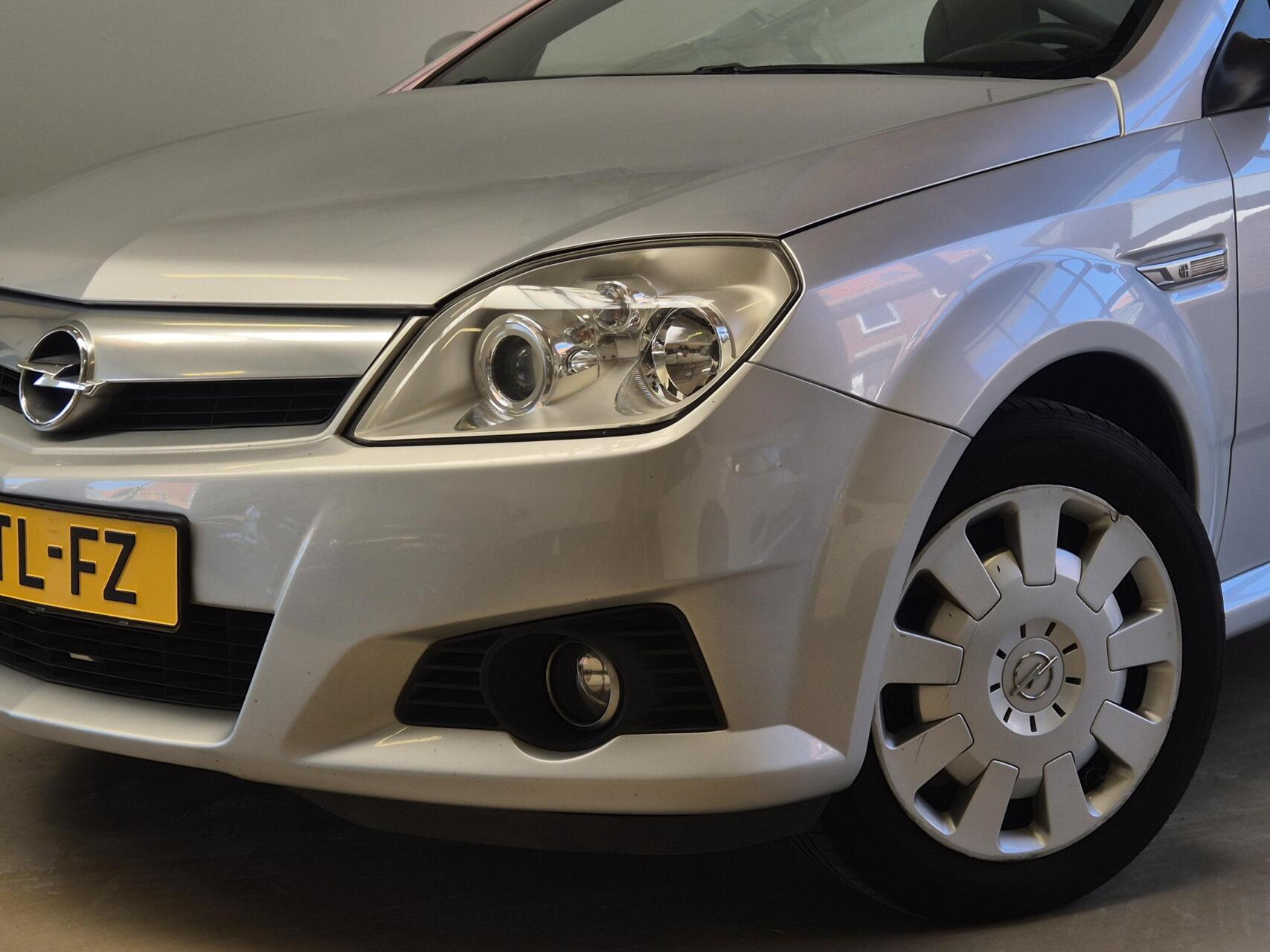 Foto van Opel Tigra