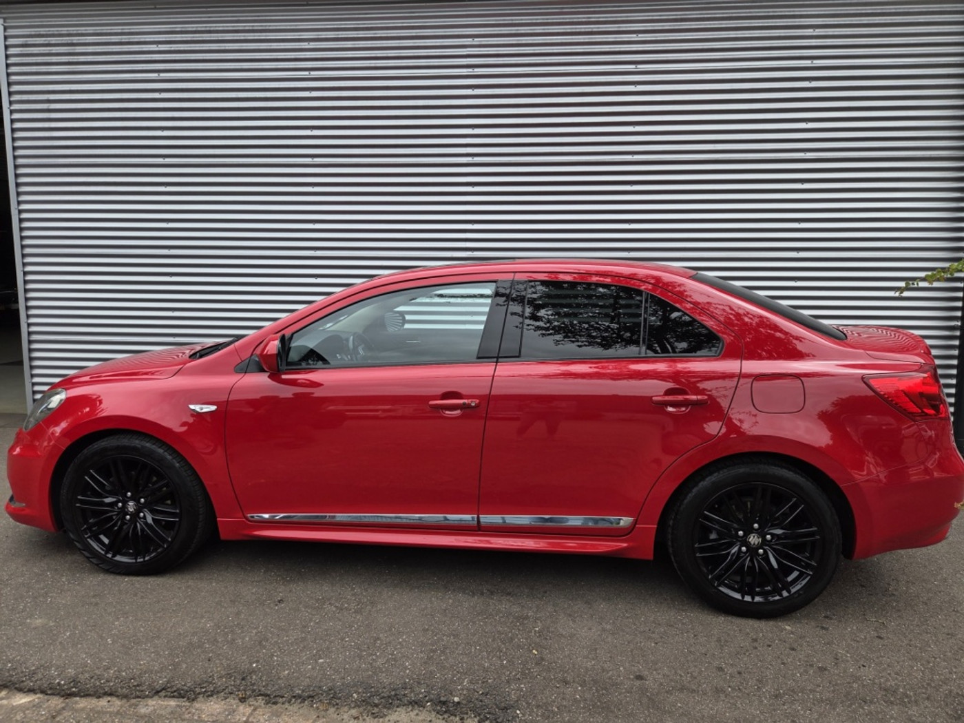Foto van Suzuki Kizashi