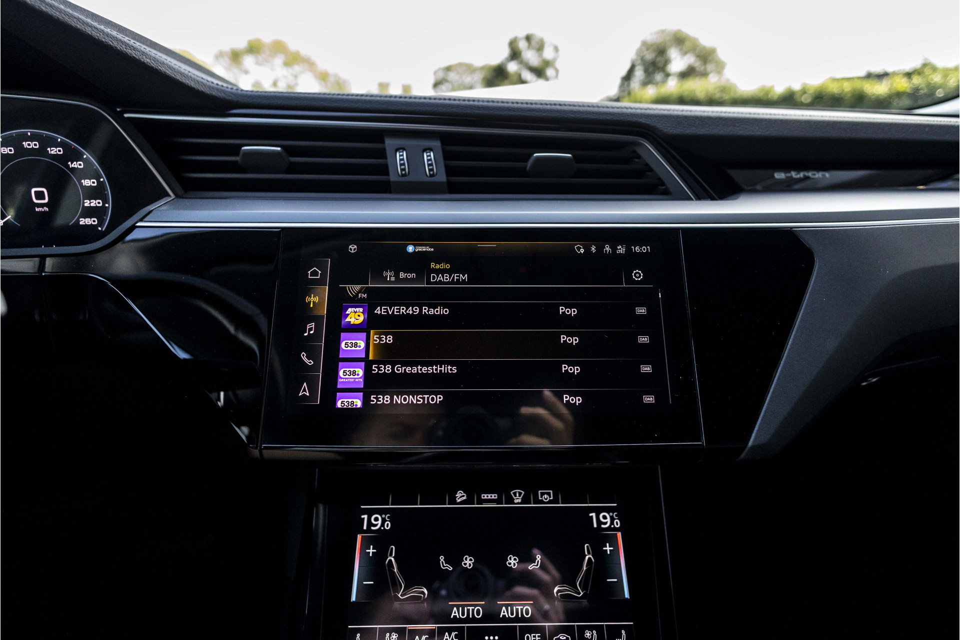 Foto van Audi E-tron 55
