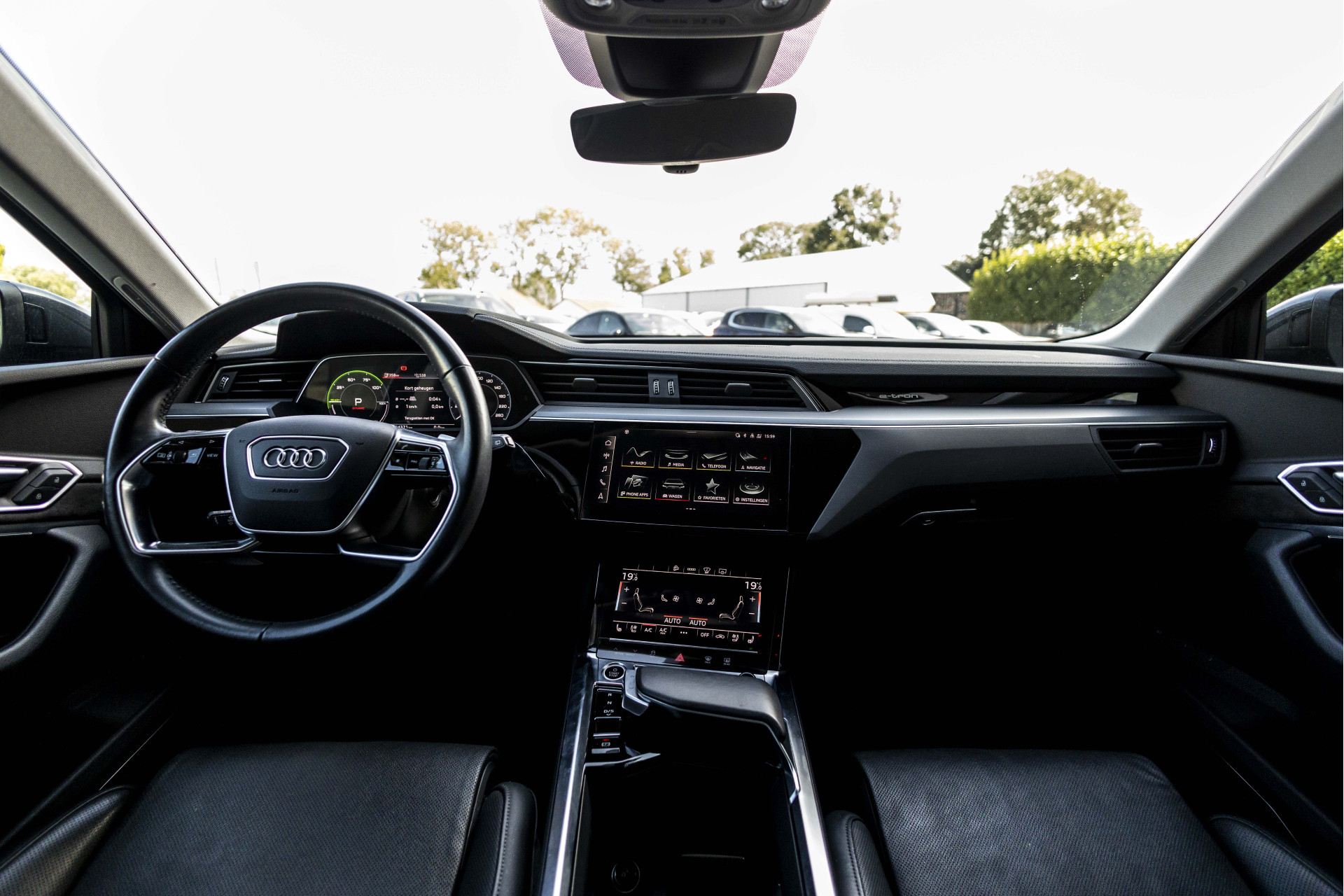 Foto van Audi E-tron 55