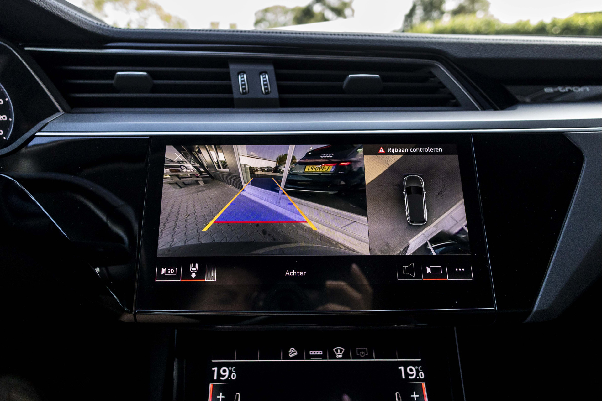 Foto van Audi E-tron 55