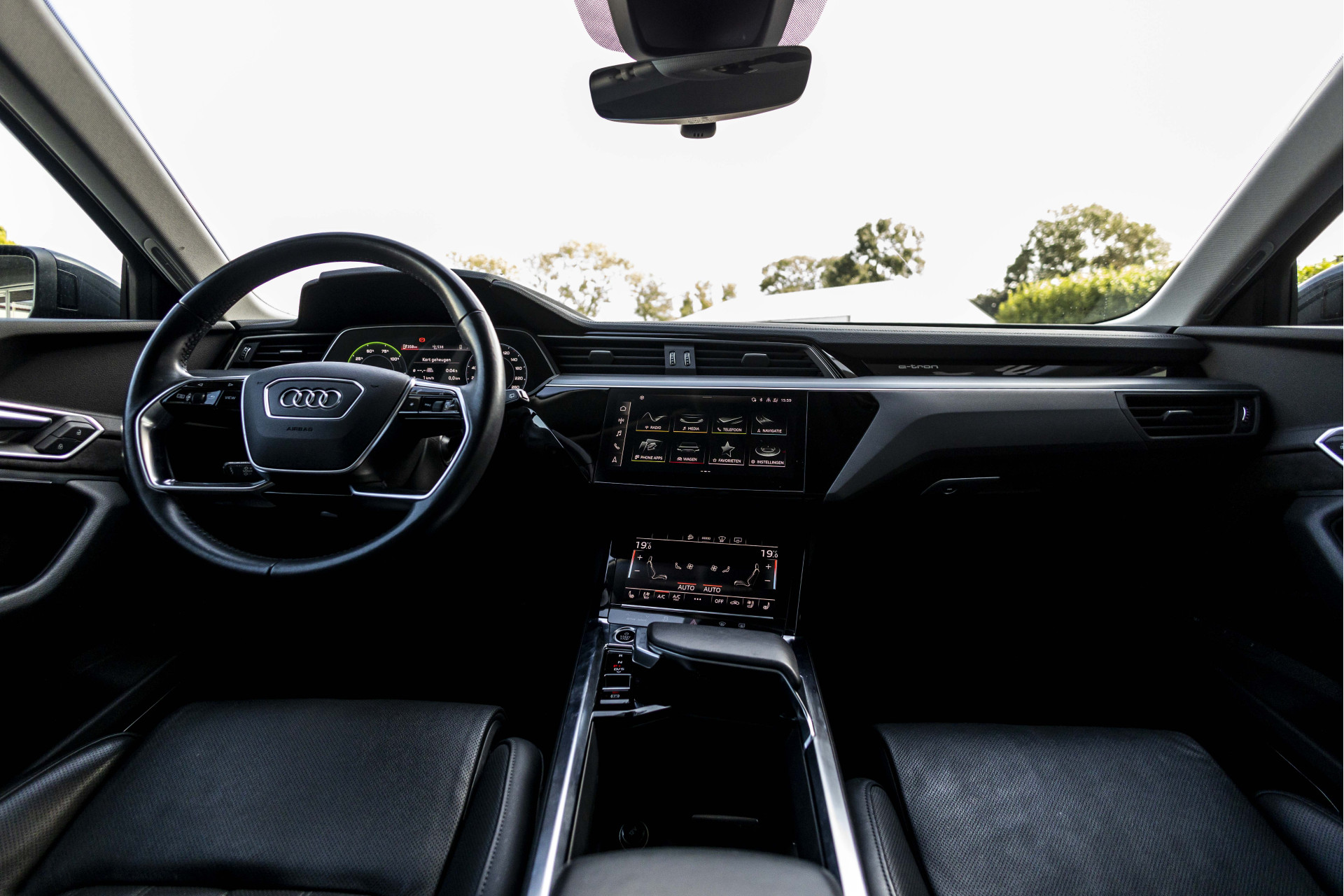 Foto van Audi E-tron 55