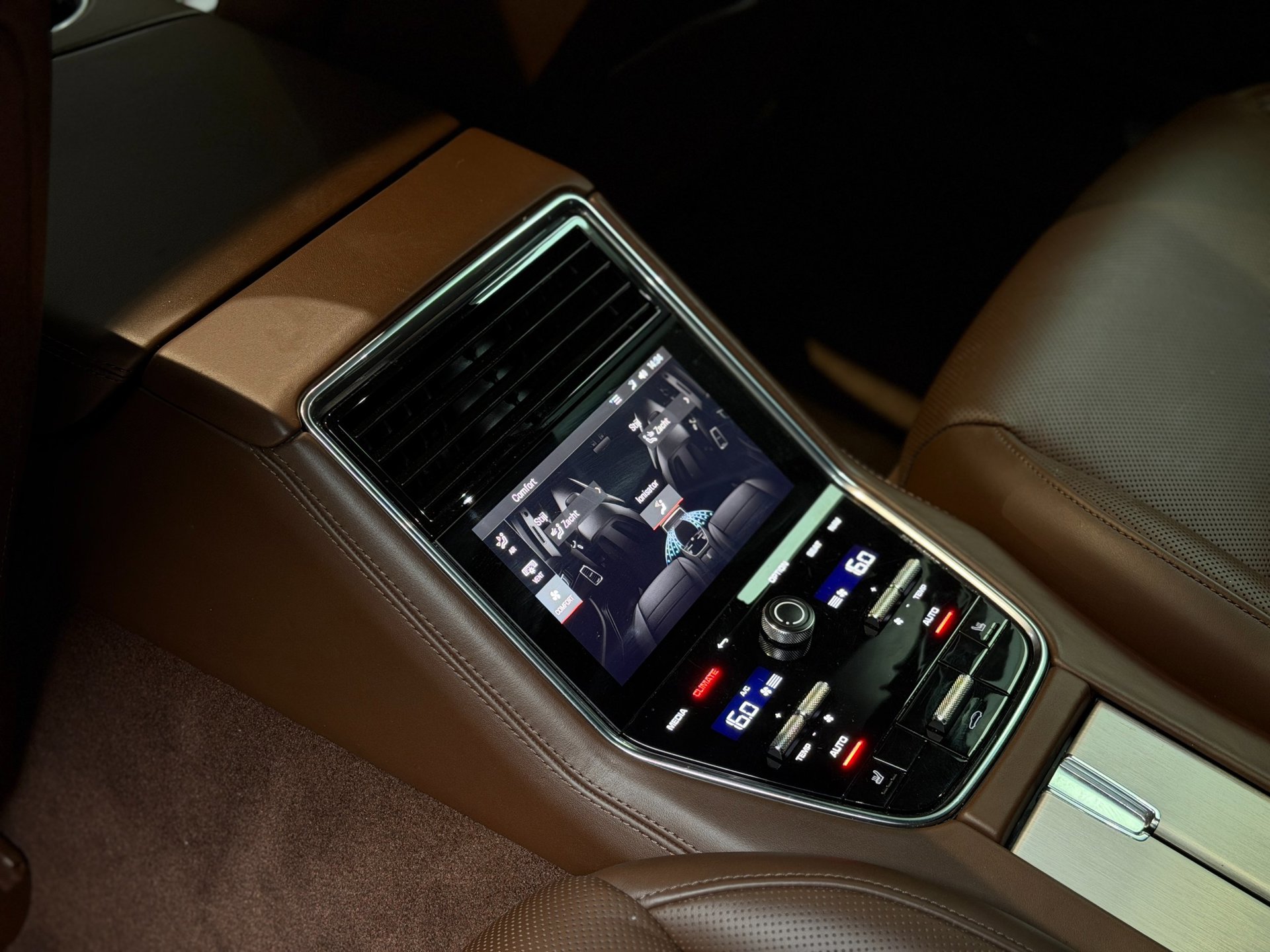 Foto van Porsche Panamera 4 E-hybrid