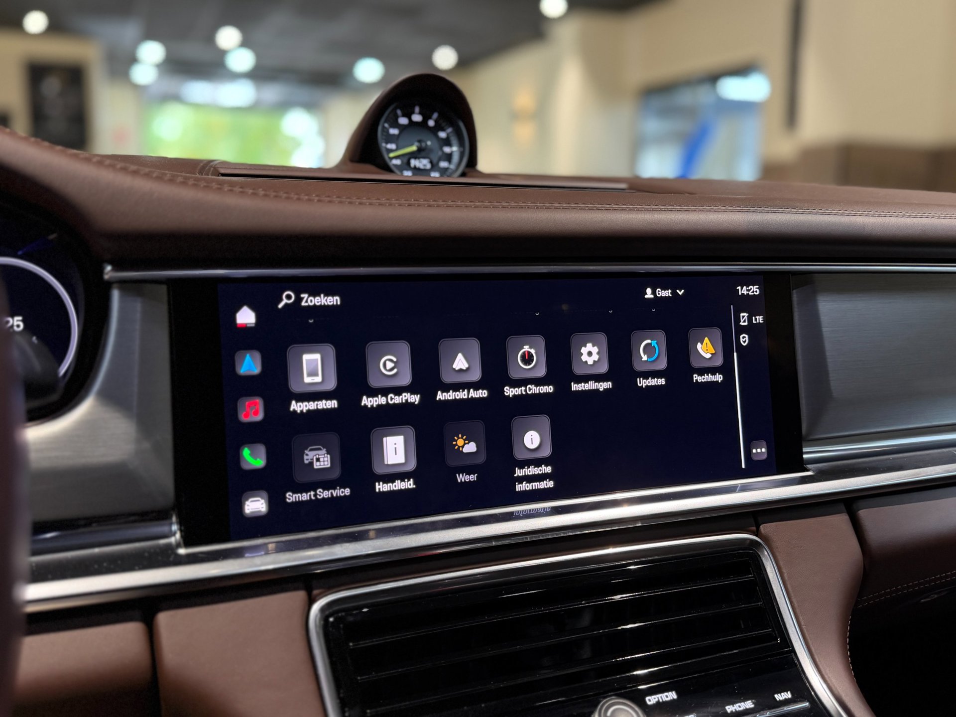 Foto van Porsche Panamera 4 E-hybrid