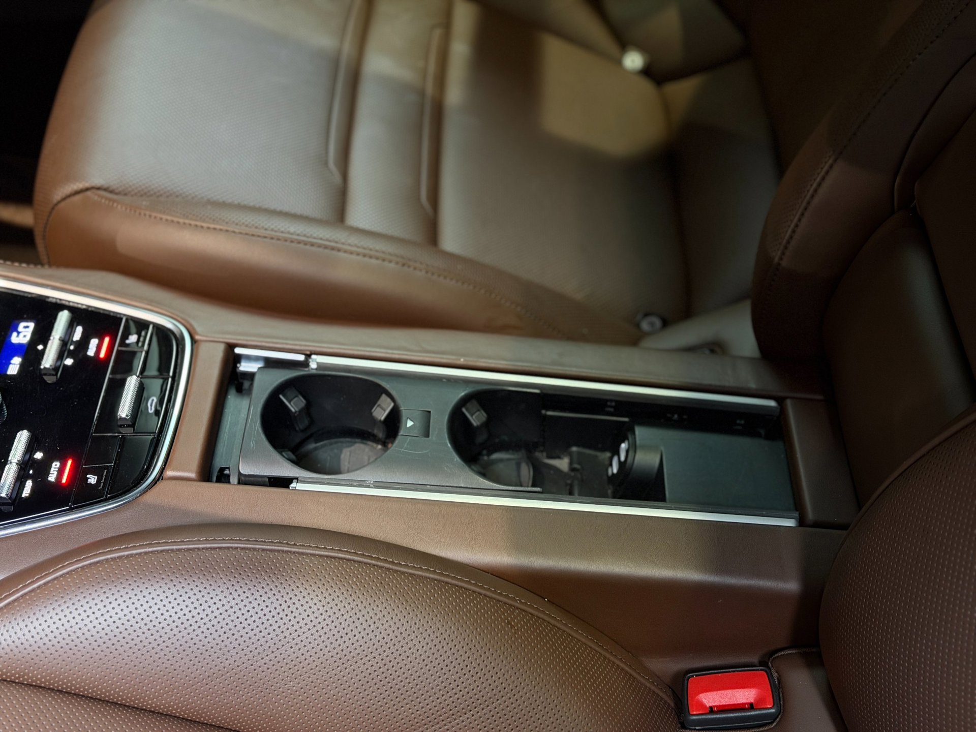 Foto van Porsche Panamera 4 E-hybrid