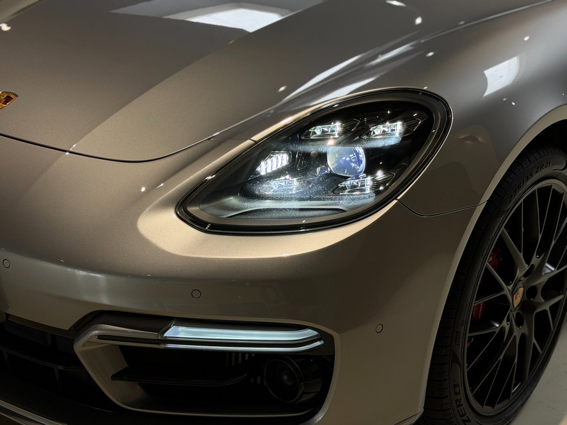 Foto van Porsche Panamera 4 E-hybrid