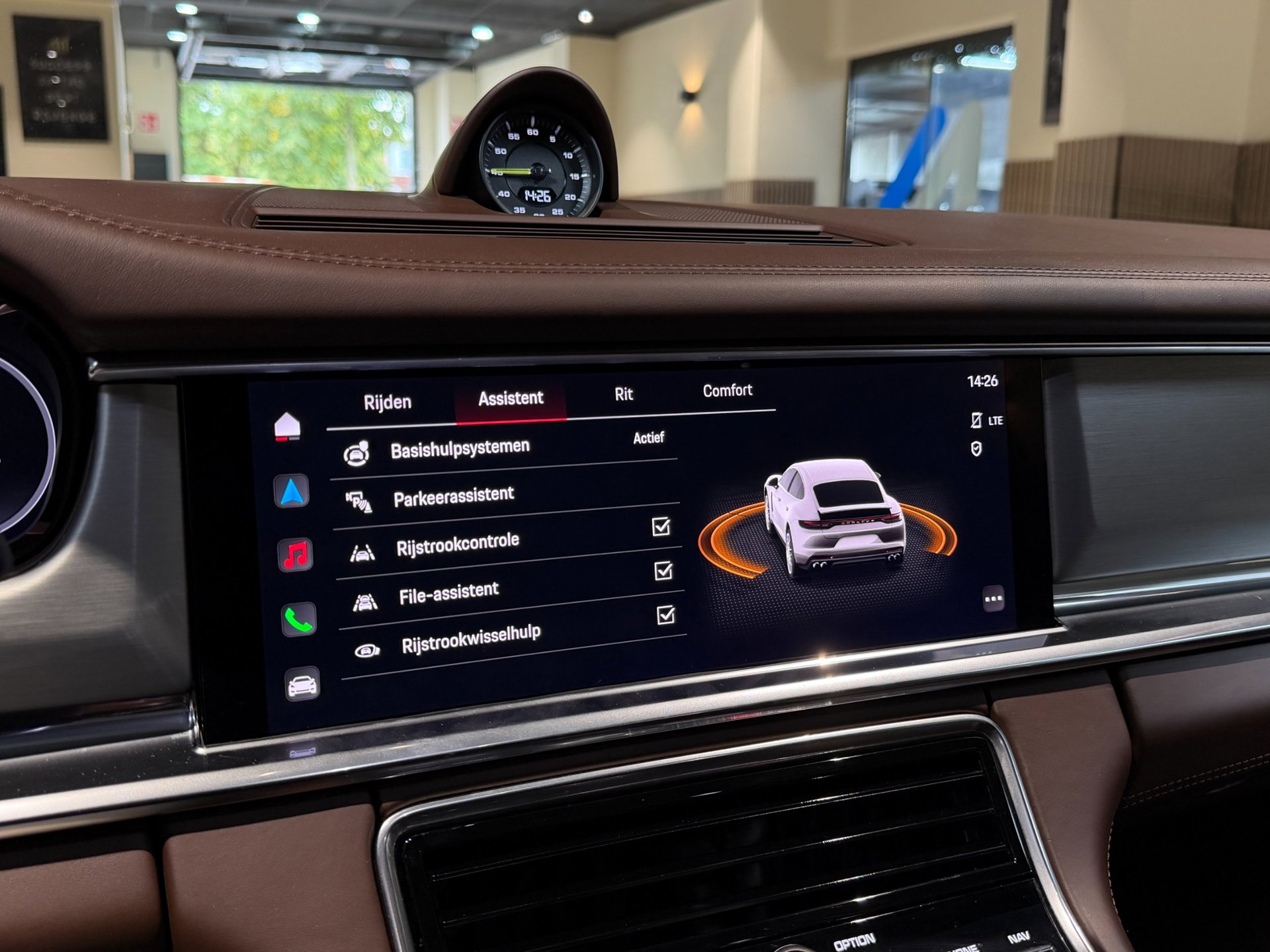 Foto van Porsche Panamera 4 E-hybrid