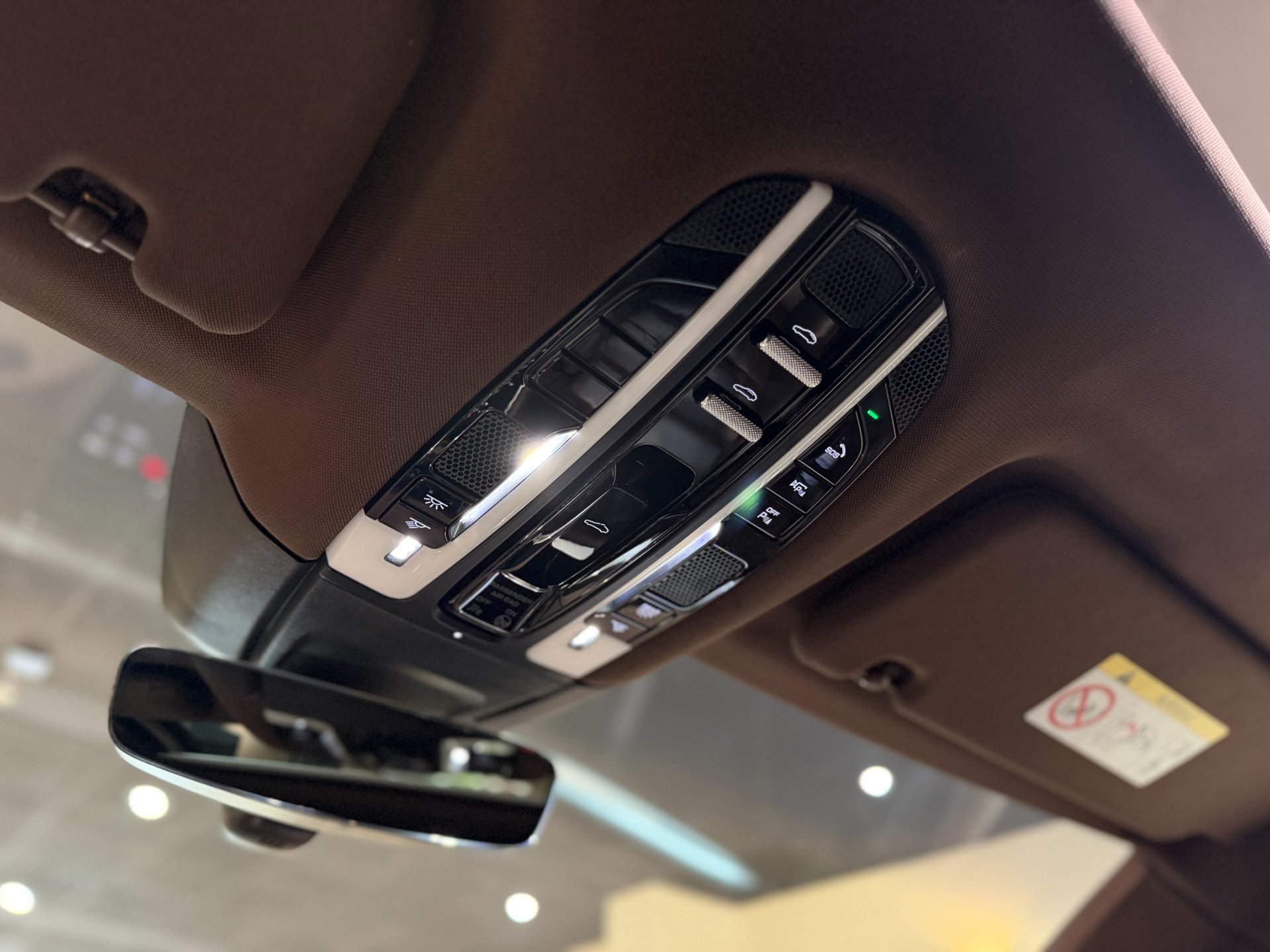 Foto van Porsche Panamera 4 E-hybrid