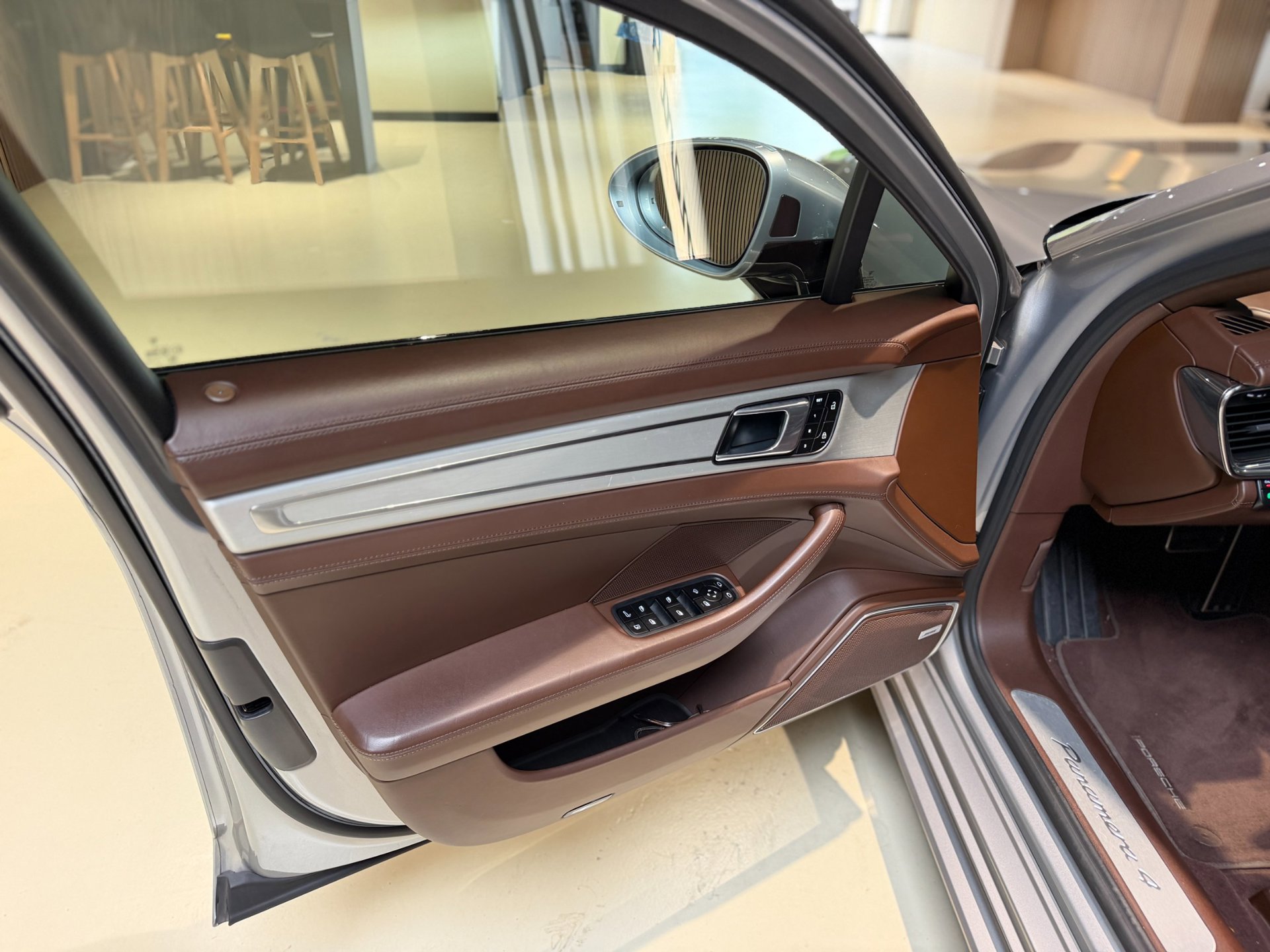 Foto van Porsche Panamera 4 E-hybrid